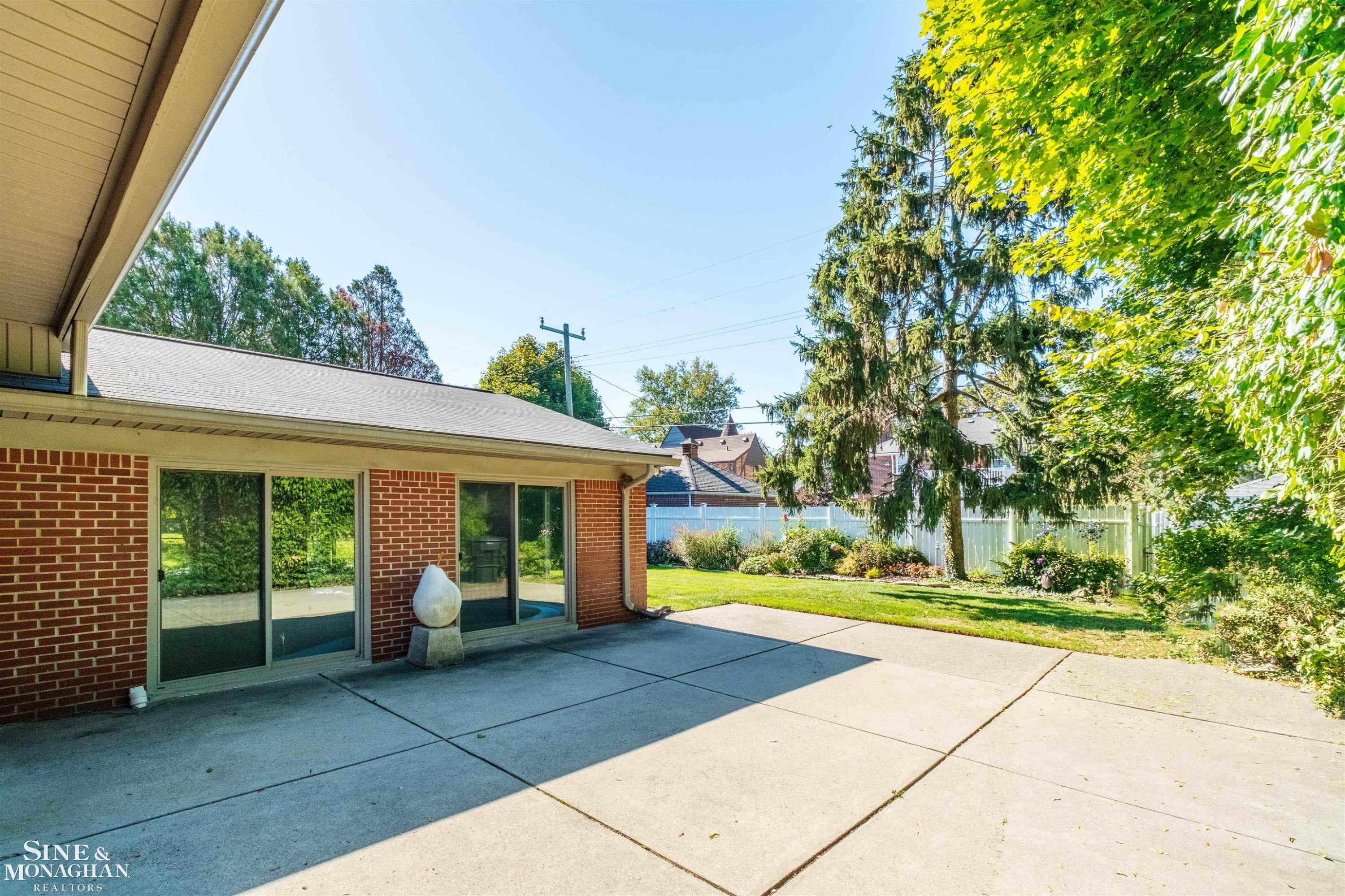 709 Lakepointe Street, Grosse Pointe Park, MI 48230 — Photo 41