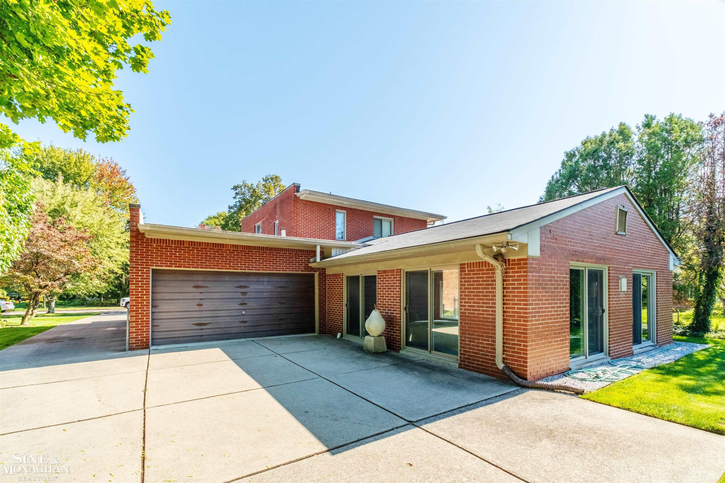709 Lakepointe Street, Grosse Pointe Park, MI 48230 — Photo 42