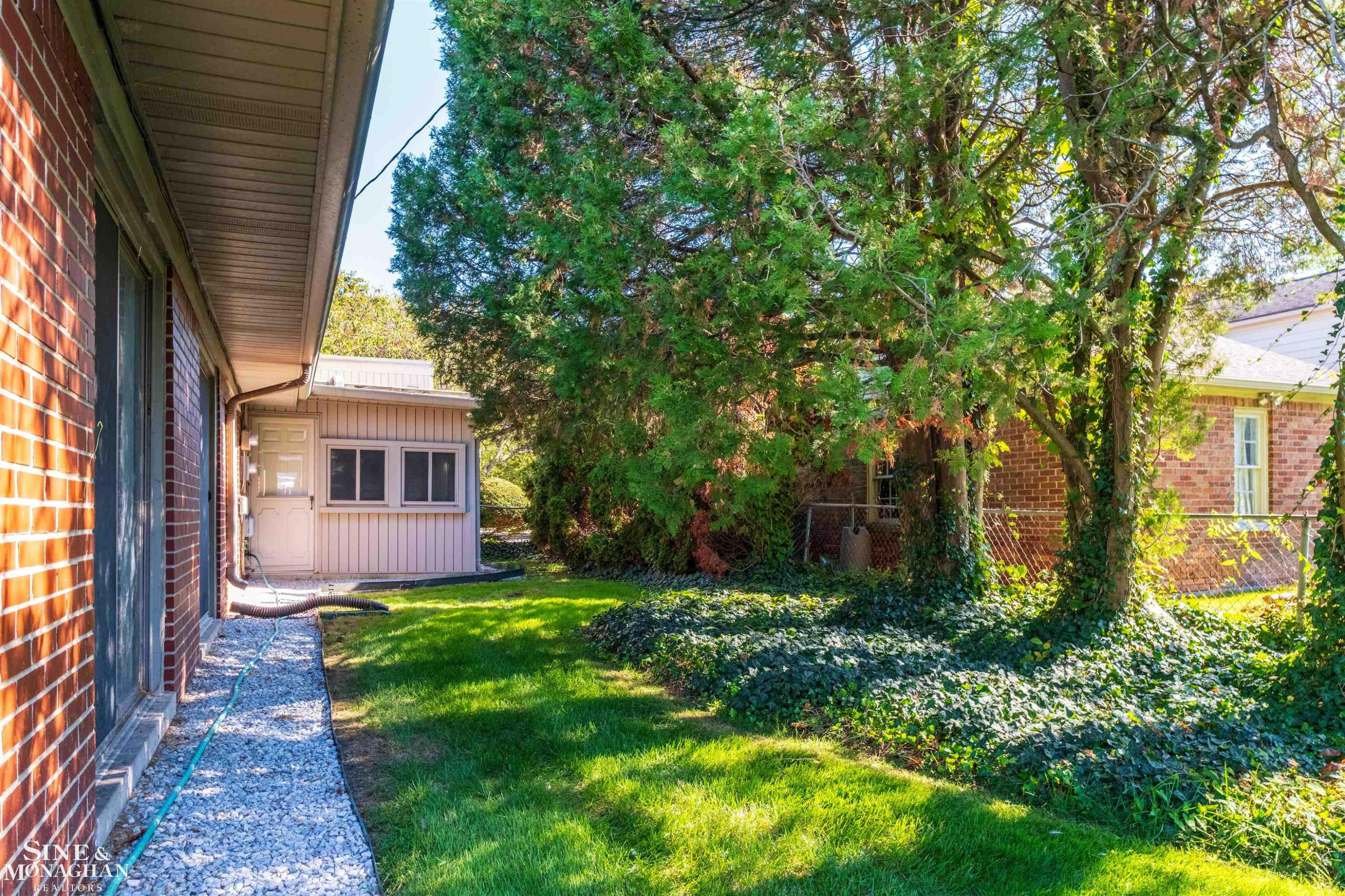 709 Lakepointe Street, Grosse Pointe Park, MI 48230 — Photo 44