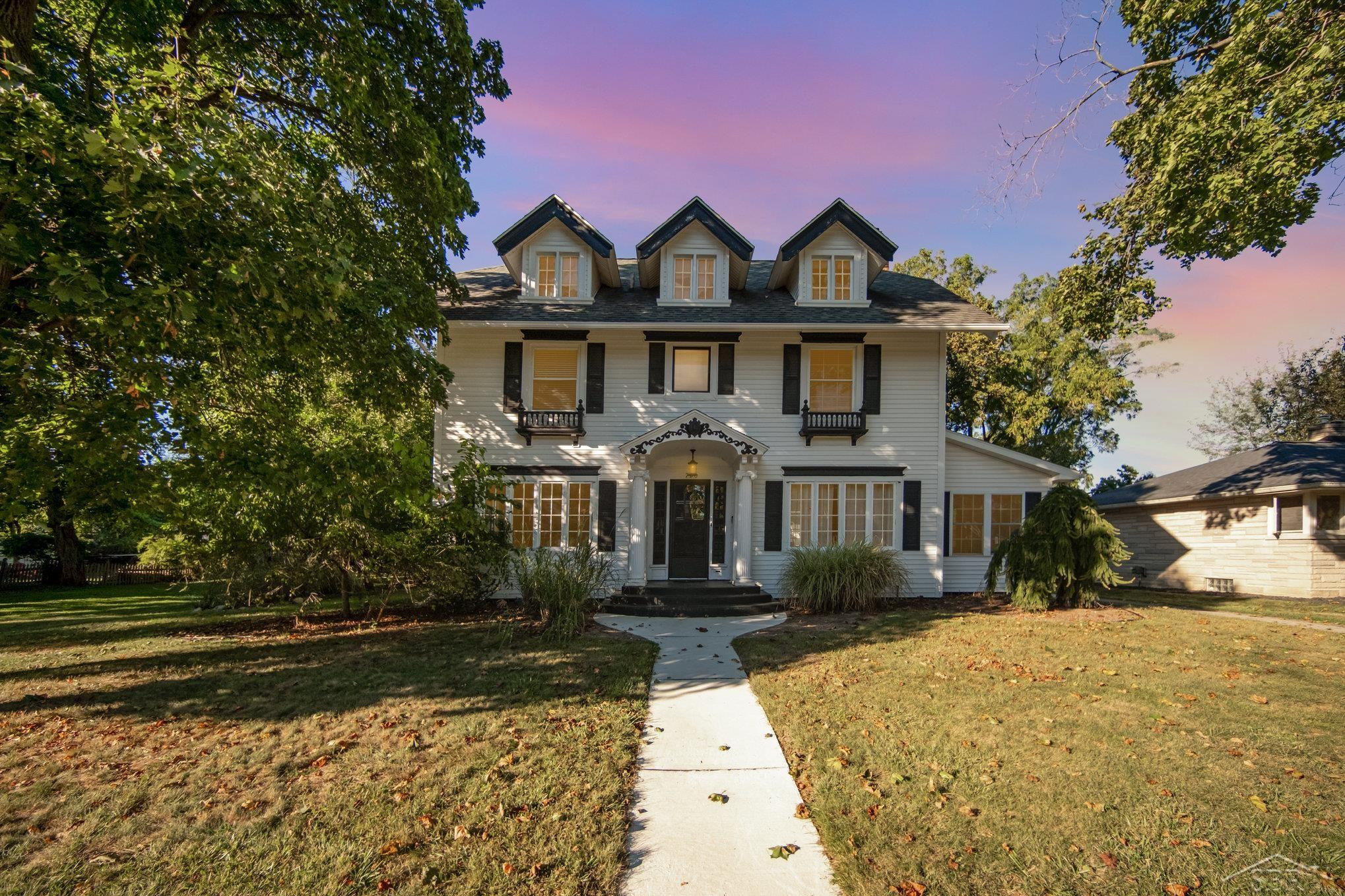 726 Bloomfield Boulevard, Jackson, MI 49203 — front exterior