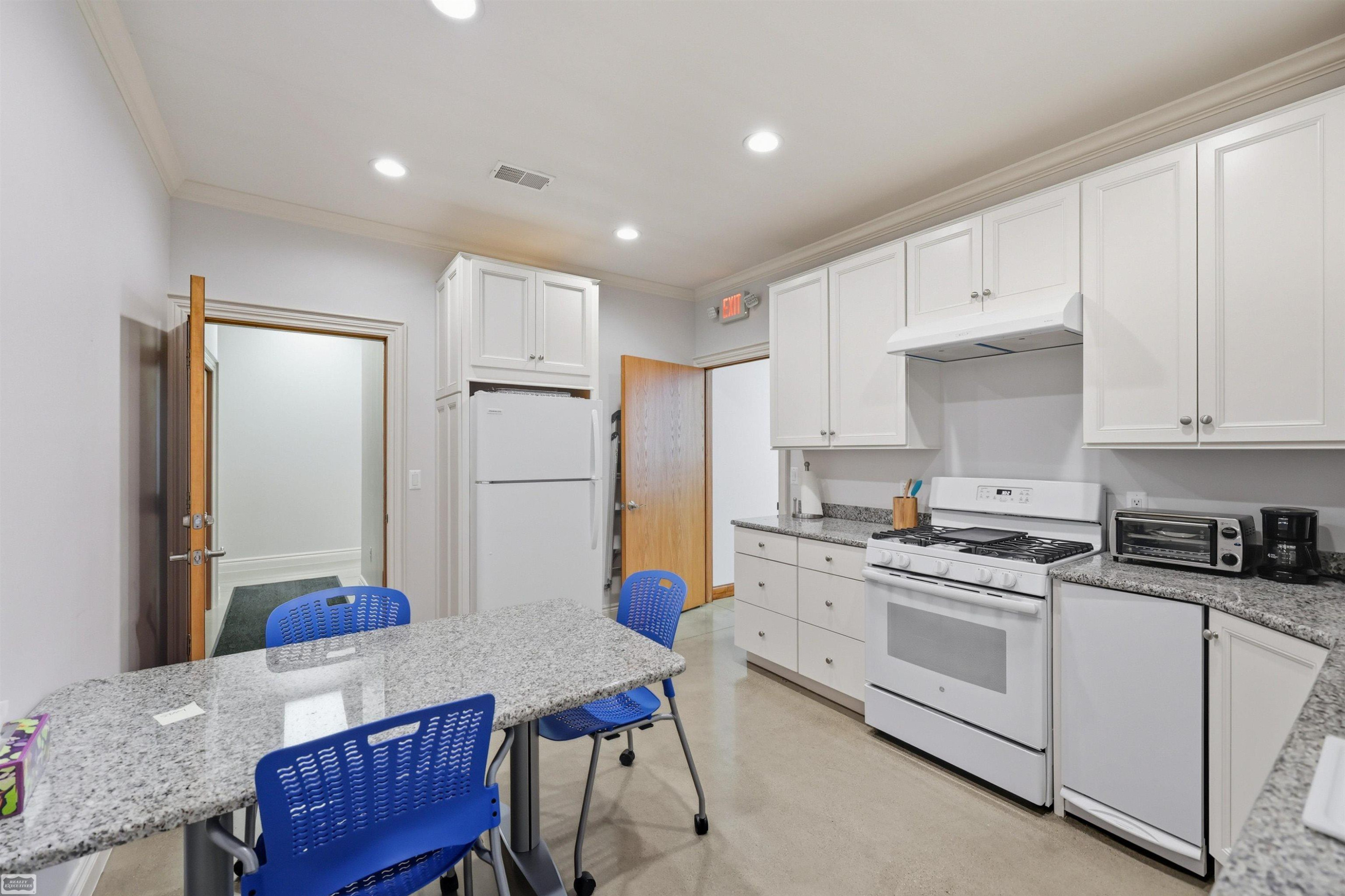 218 S Main Street, Almont, MI 48003 — Photo 43