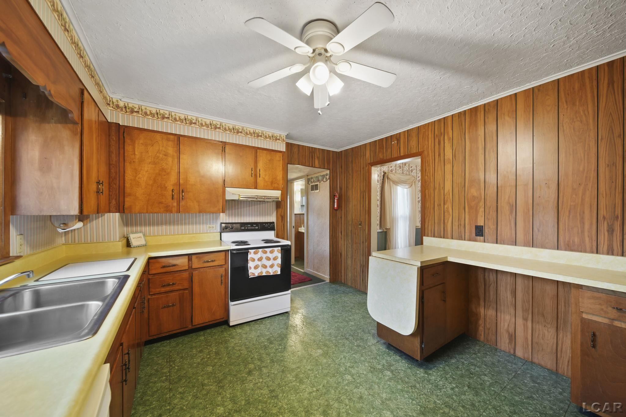 617 Oak Street, Hudson, MI 49247 — Photo 15