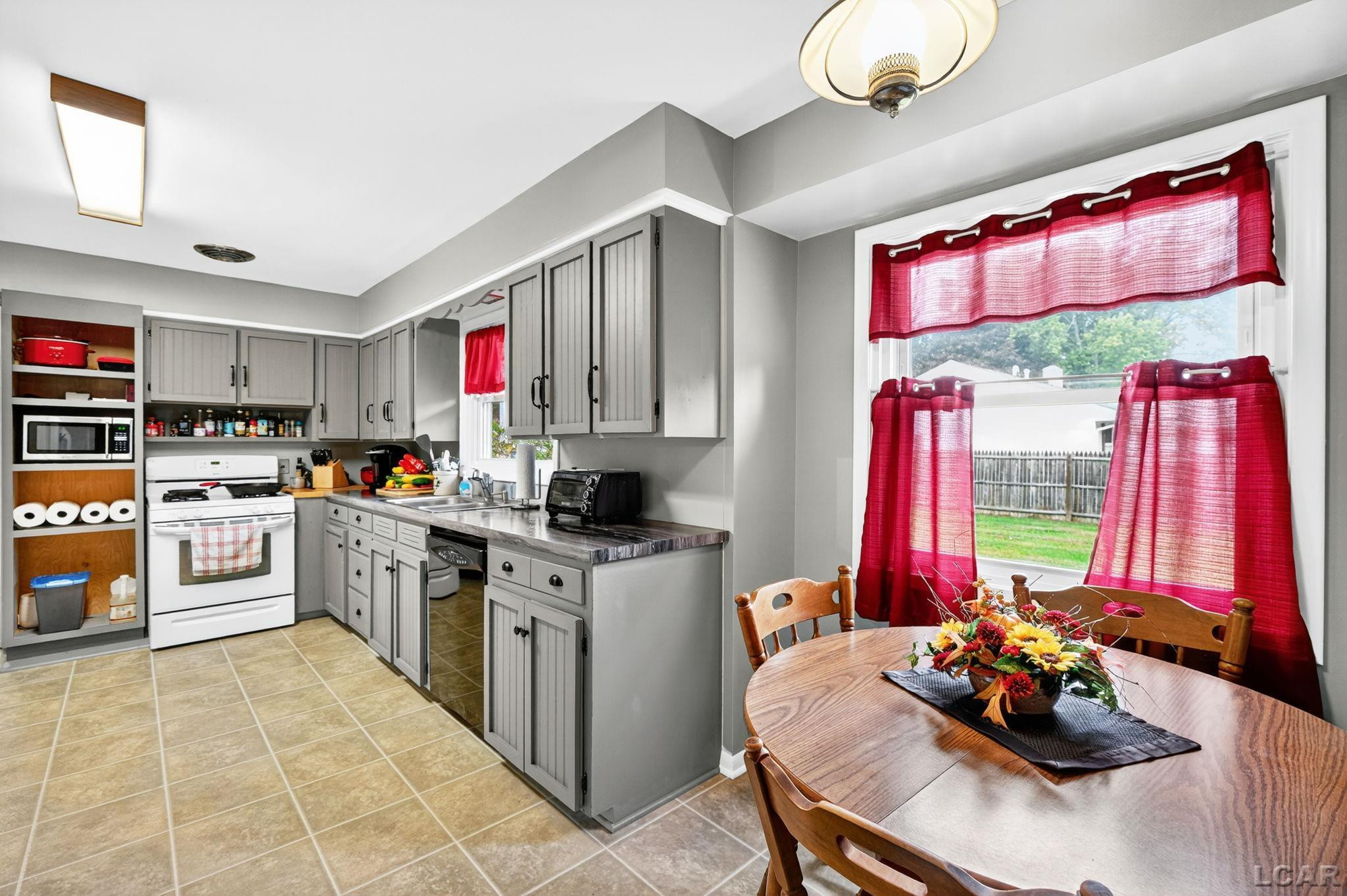 612 High Street, Blissfield, MI 49228 — Photo 8