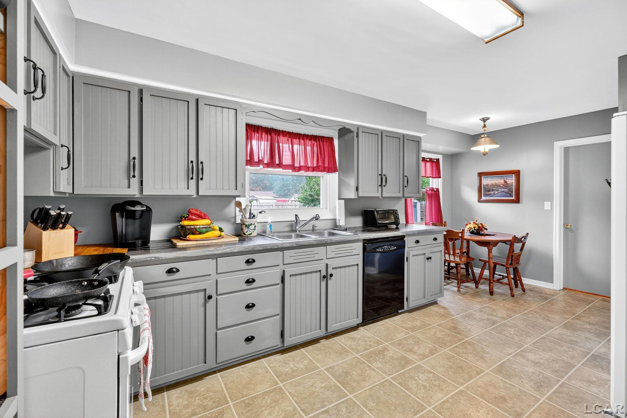 612 High Street, Blissfield, MI 49228 — Photo 9