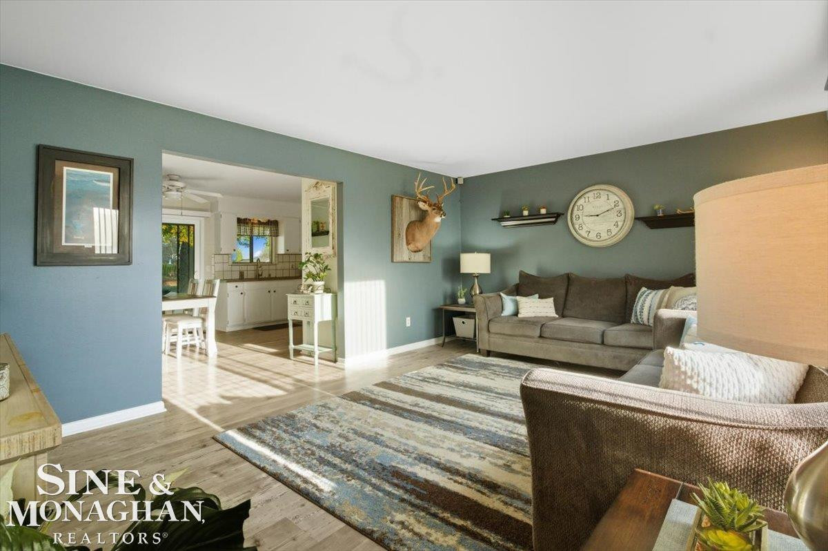 5592 Pointe Drive, MI — Photo 3