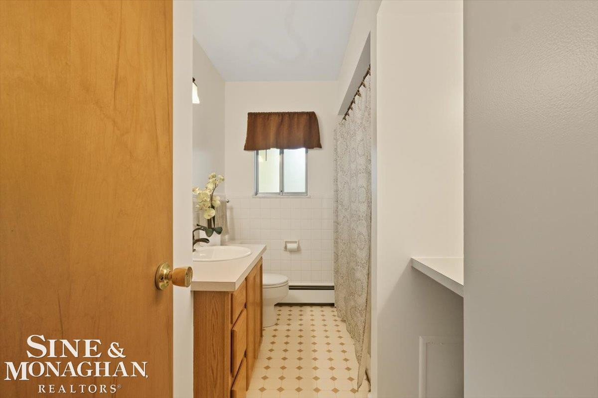 5592 Pointe Drive, MI — Photo 17