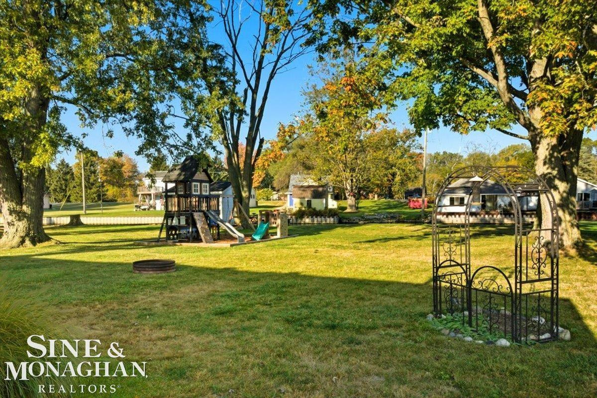 5592 Pointe Drive, MI — Photo 27