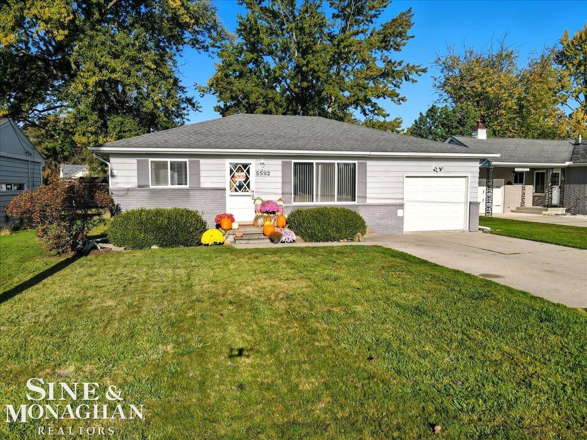5592 Pointe Drive, MI — Photo 28