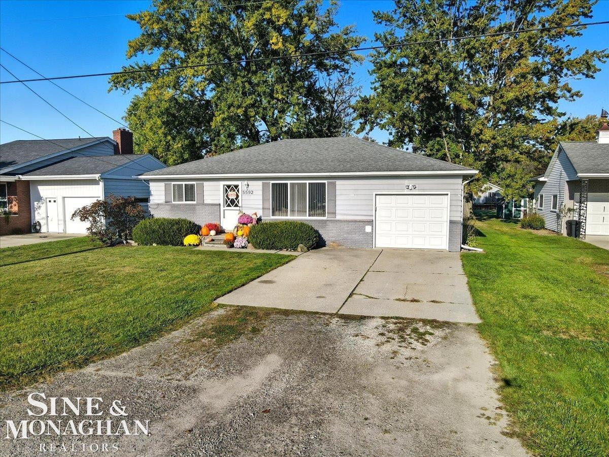 5592 Pointe Drive, MI — Photo 29
