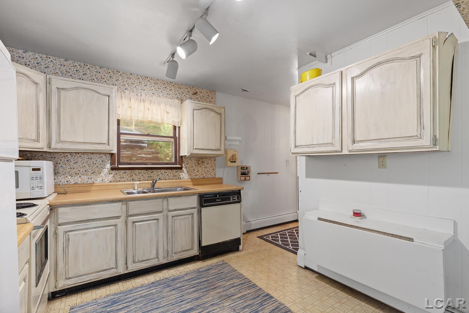 11866 Bradley Drive, Jerome, MI 49249 — Photo 8