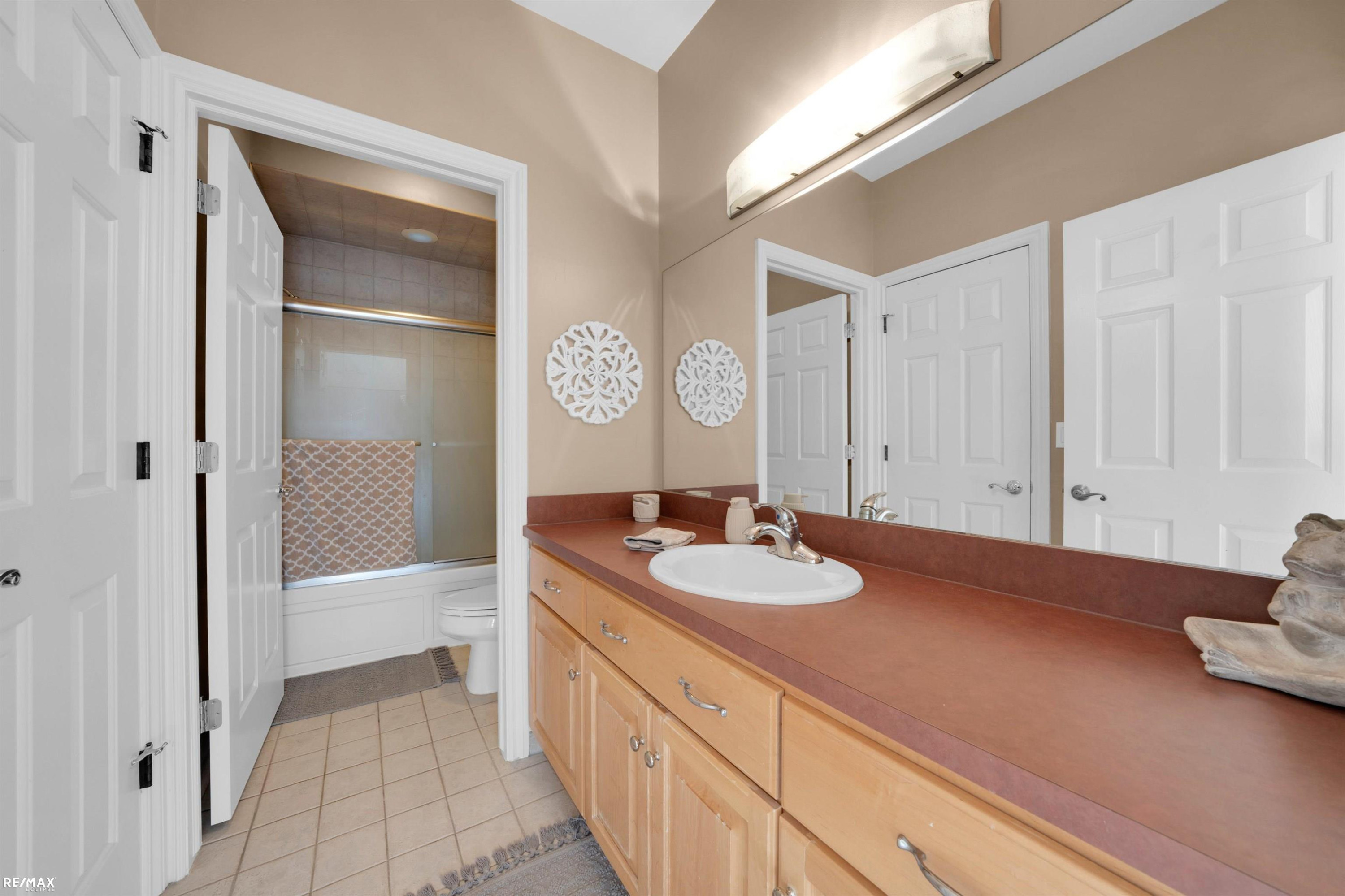 49677 Lakebridge Drive, Shelby, MI 48315 — Photo 46