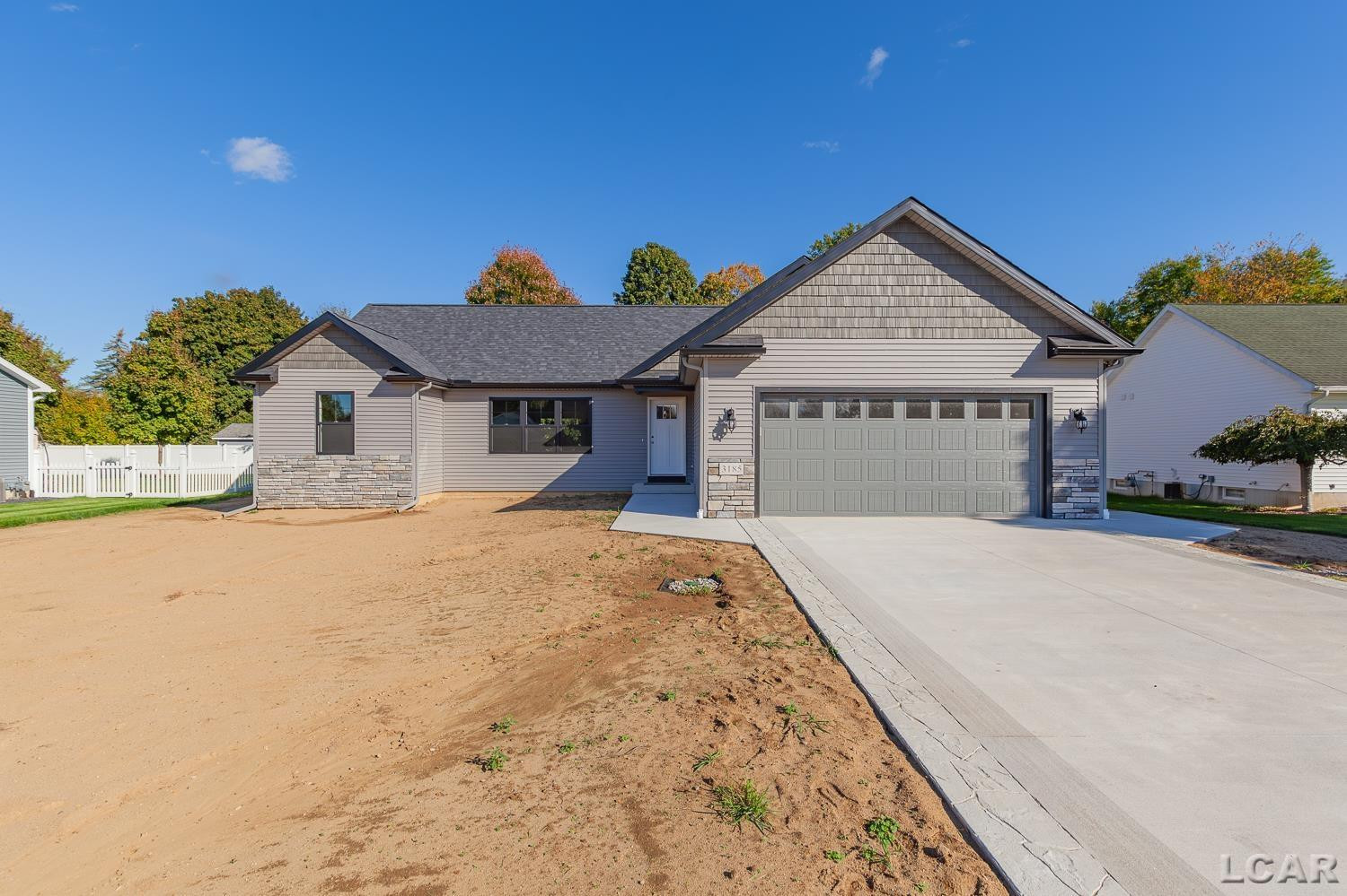 3185 Pender Court, Adrian, MI 49221 — front exterior