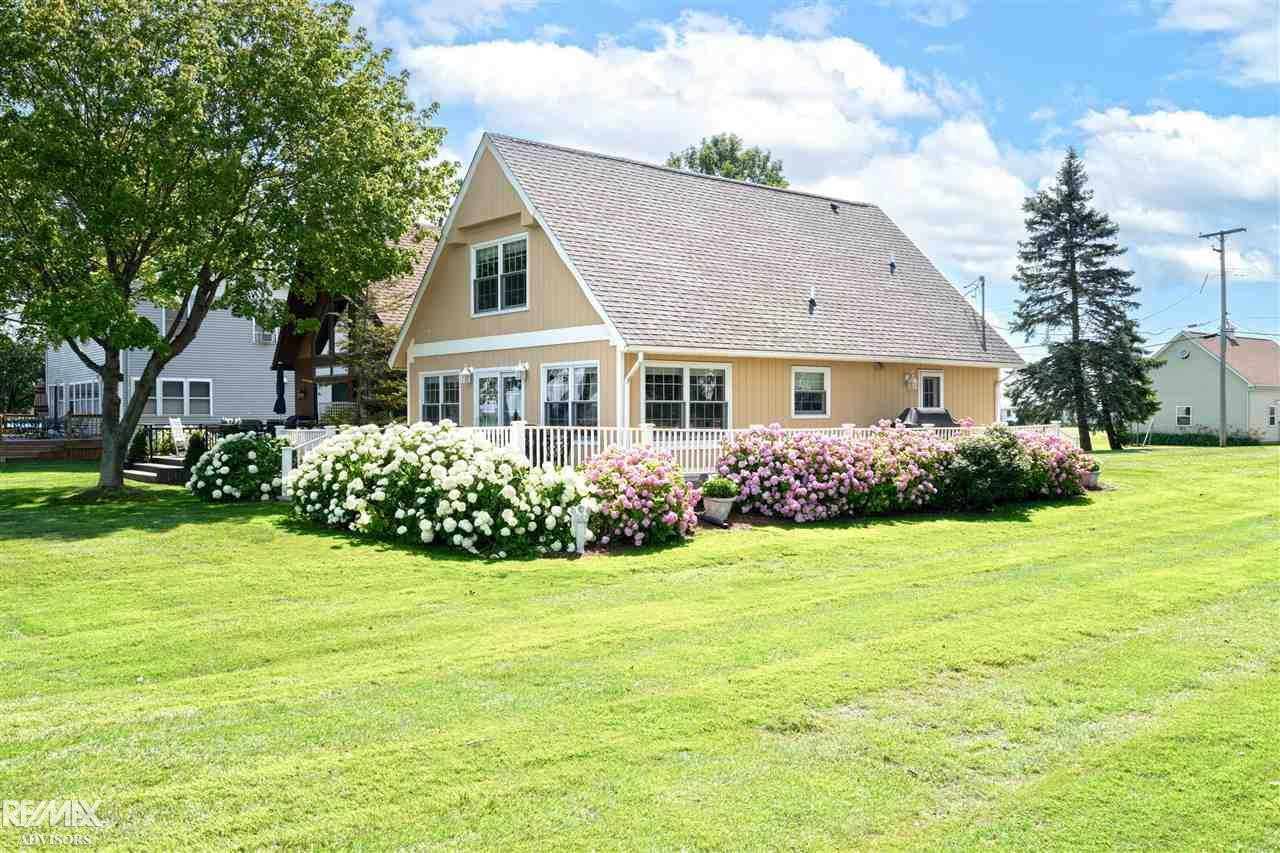 8056 Middle Channel Drive, MI 48028 — Photo 2
