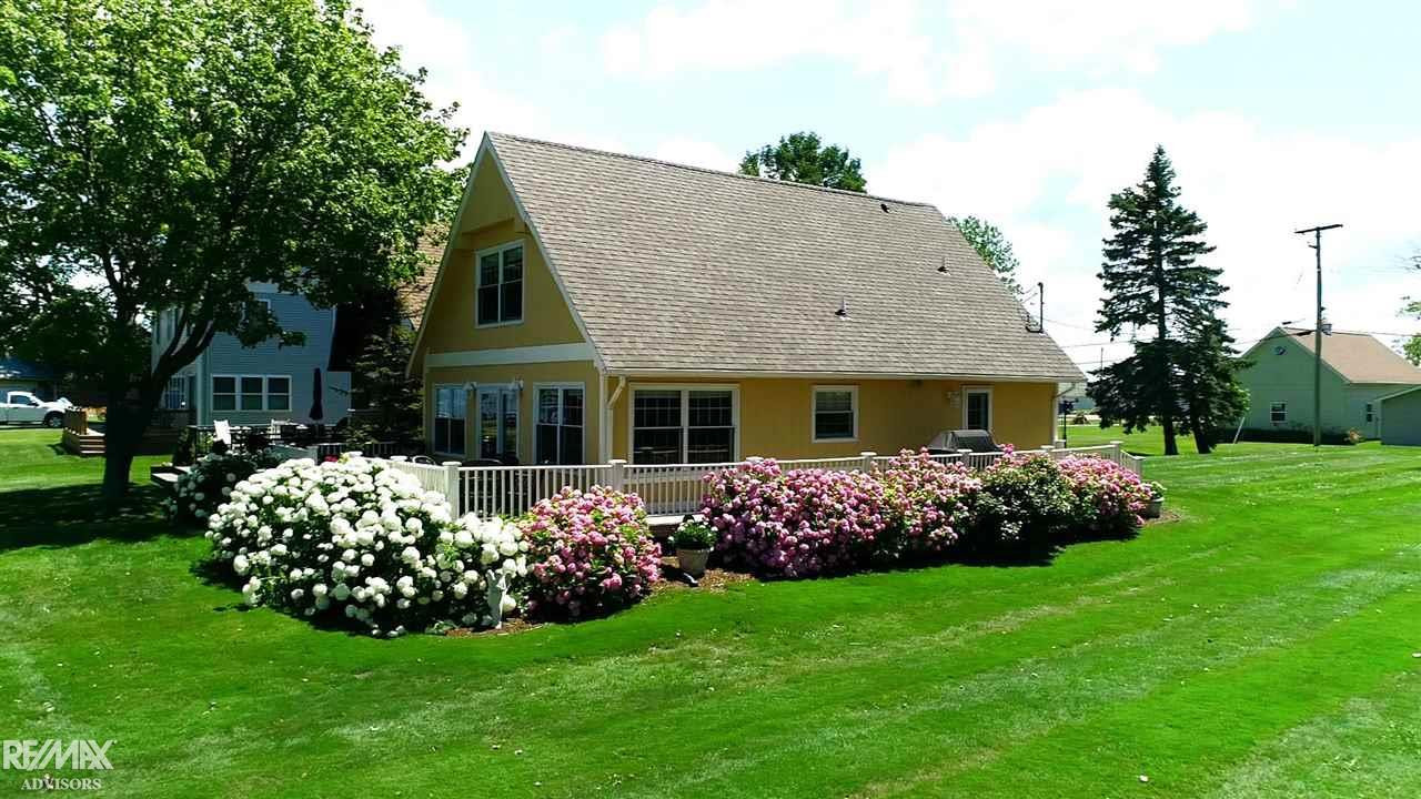 8056 Middle Channel Drive, MI 48028 — Photo 36