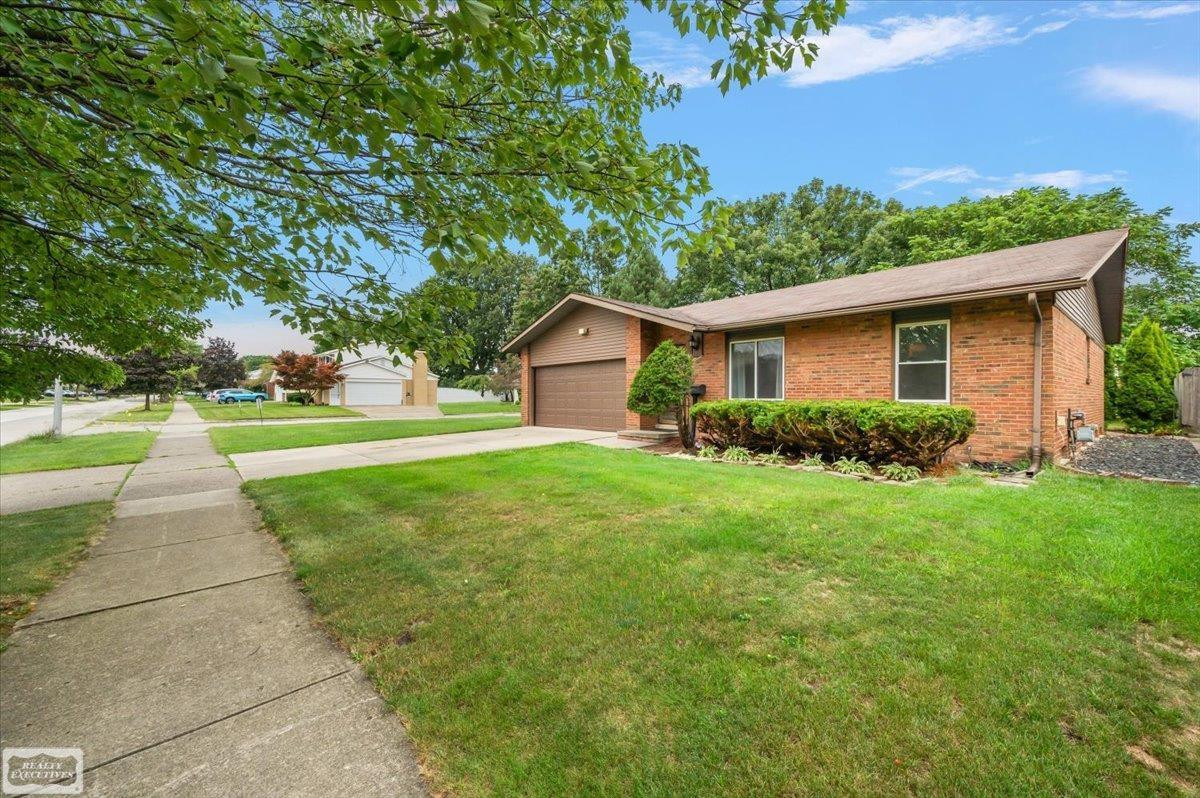 43984 Arlington Road, MI 48187 — Photo 3