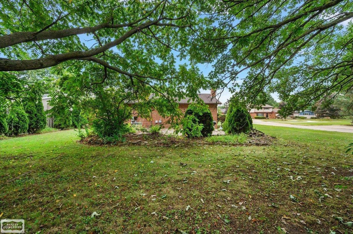43984 Arlington Road, MI 48187 — Photo 8