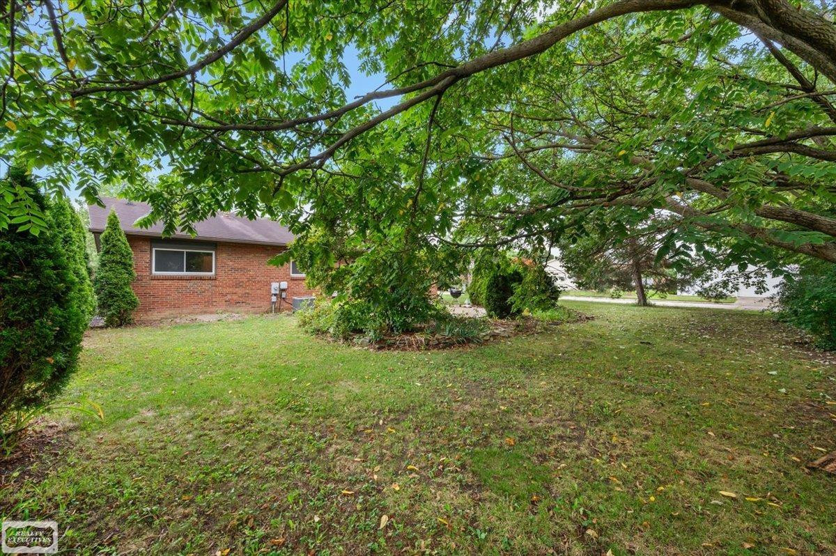 43984 Arlington Road, MI 48187 — Photo 9