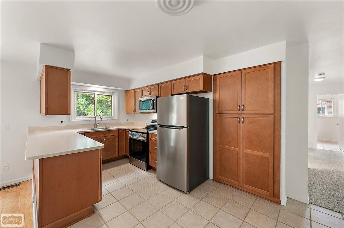 43984 Arlington Road, MI 48187 — Photo 35