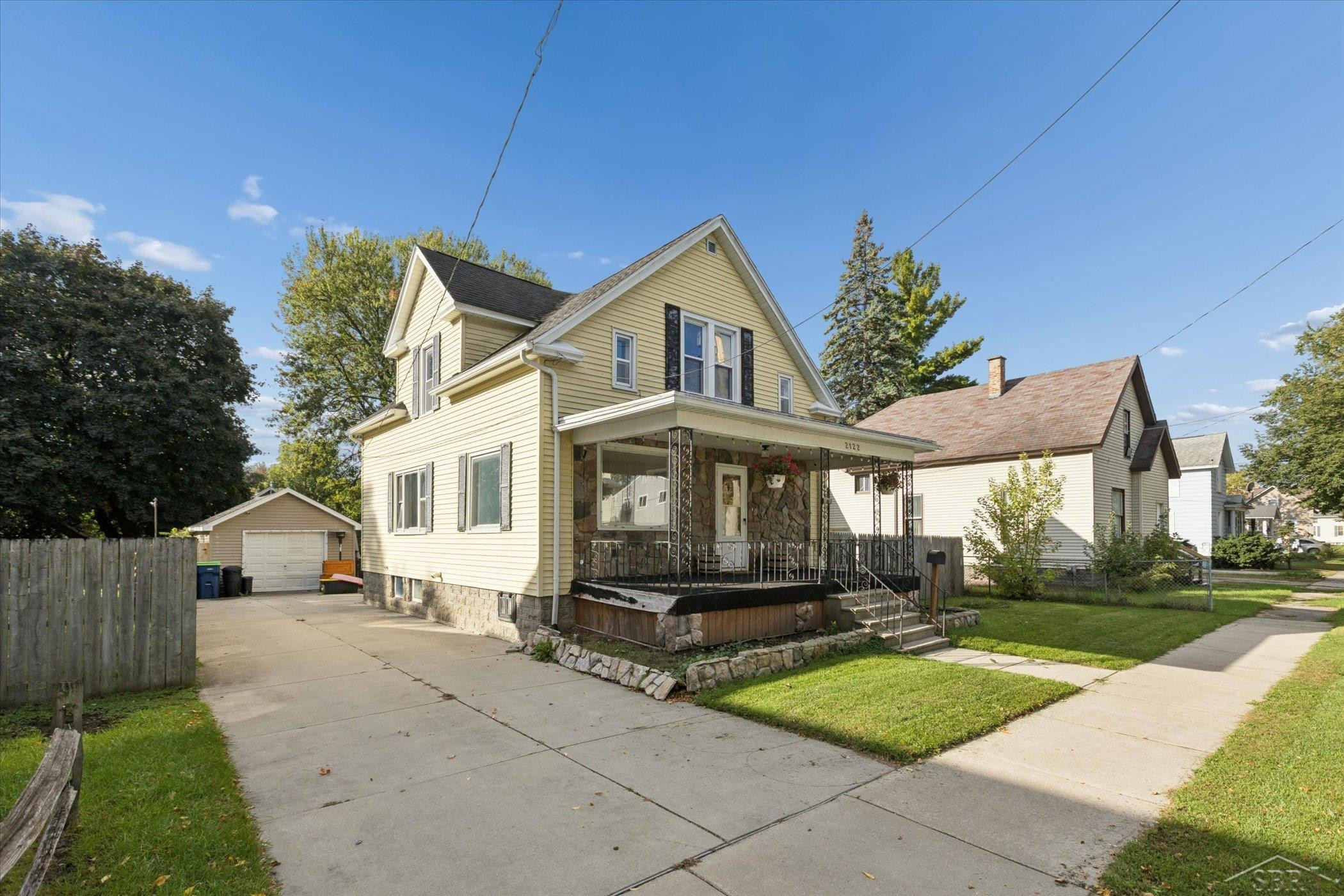 2122 2nd Street, Bay City, MI 48708 — Photo 2