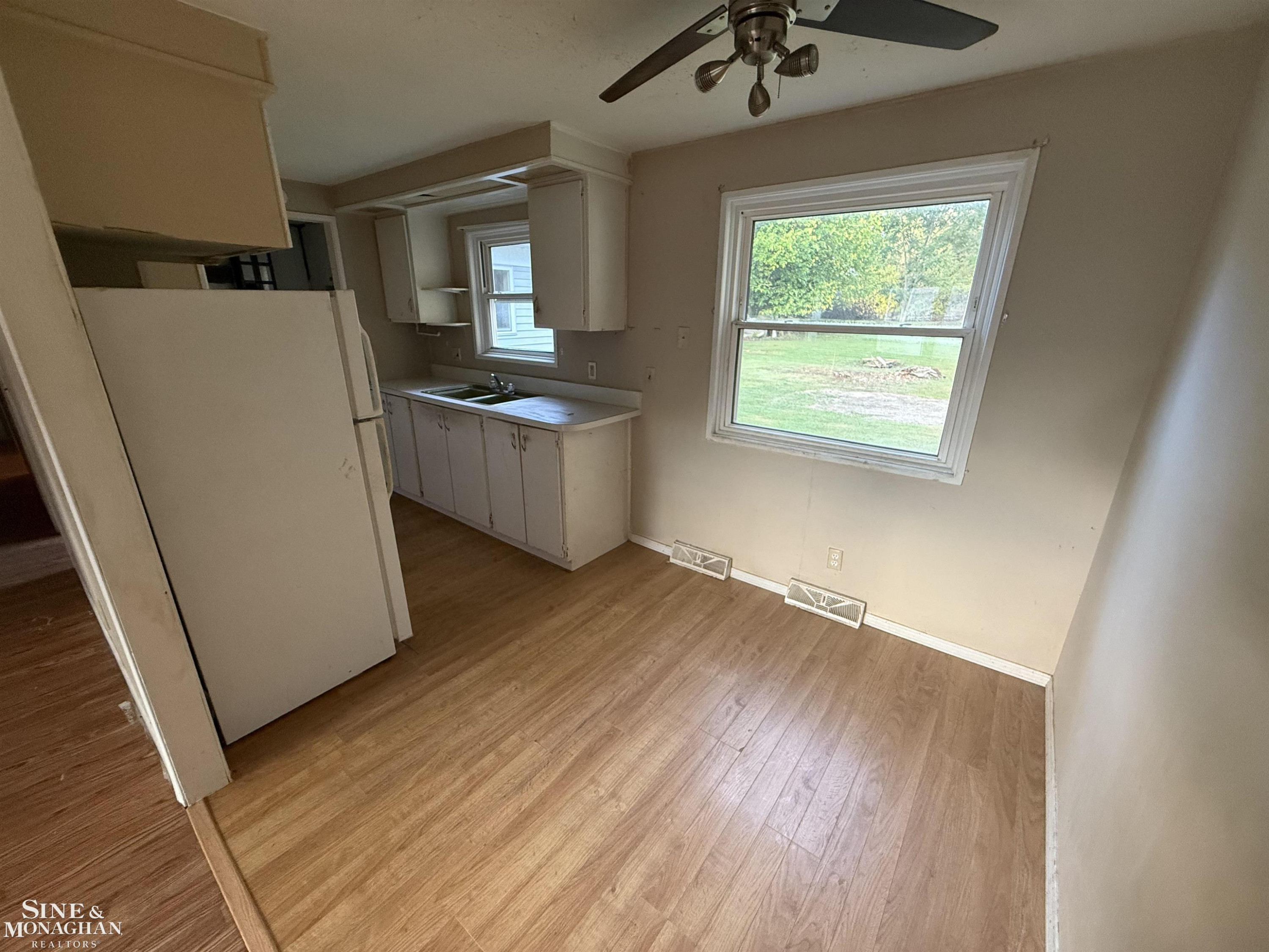 229 Melvin Street, Croswell, MI 48422 — Photo 3