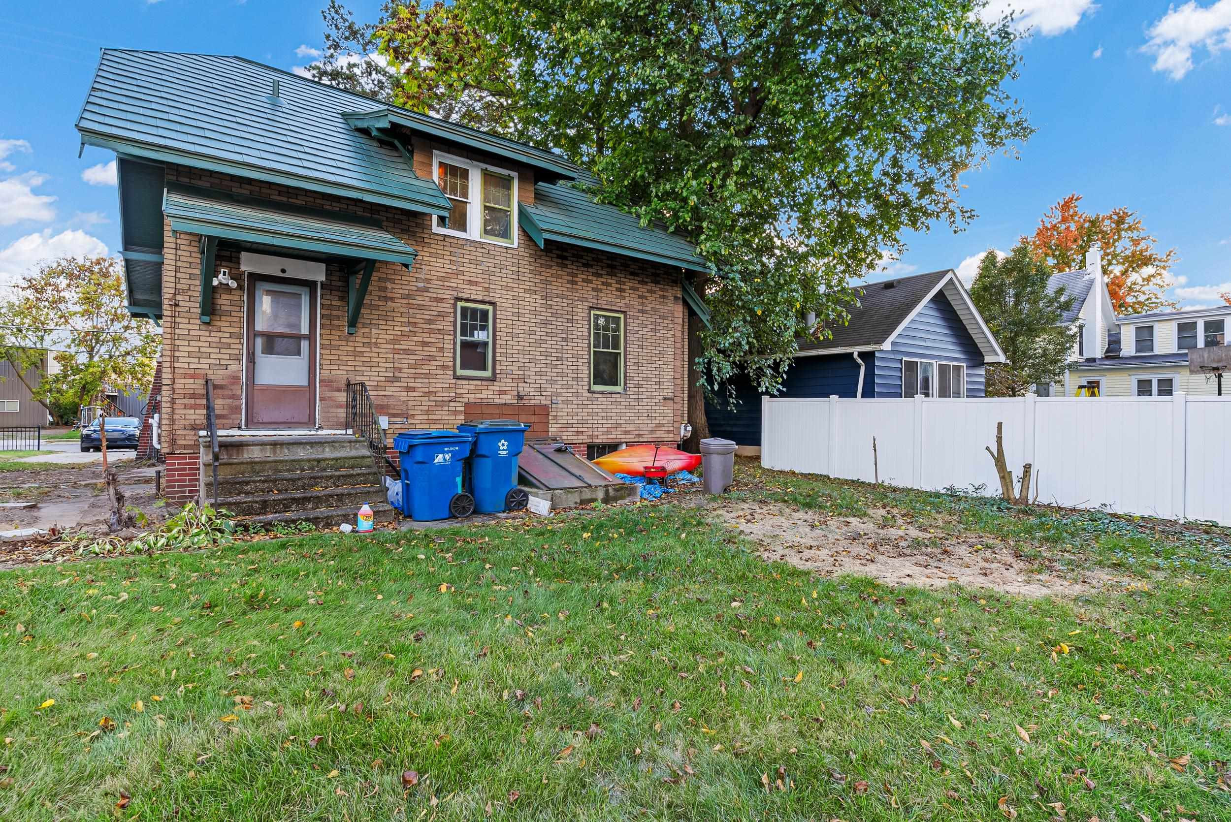 100 Oakland Street, Holly, MI 48442 — Photo 25