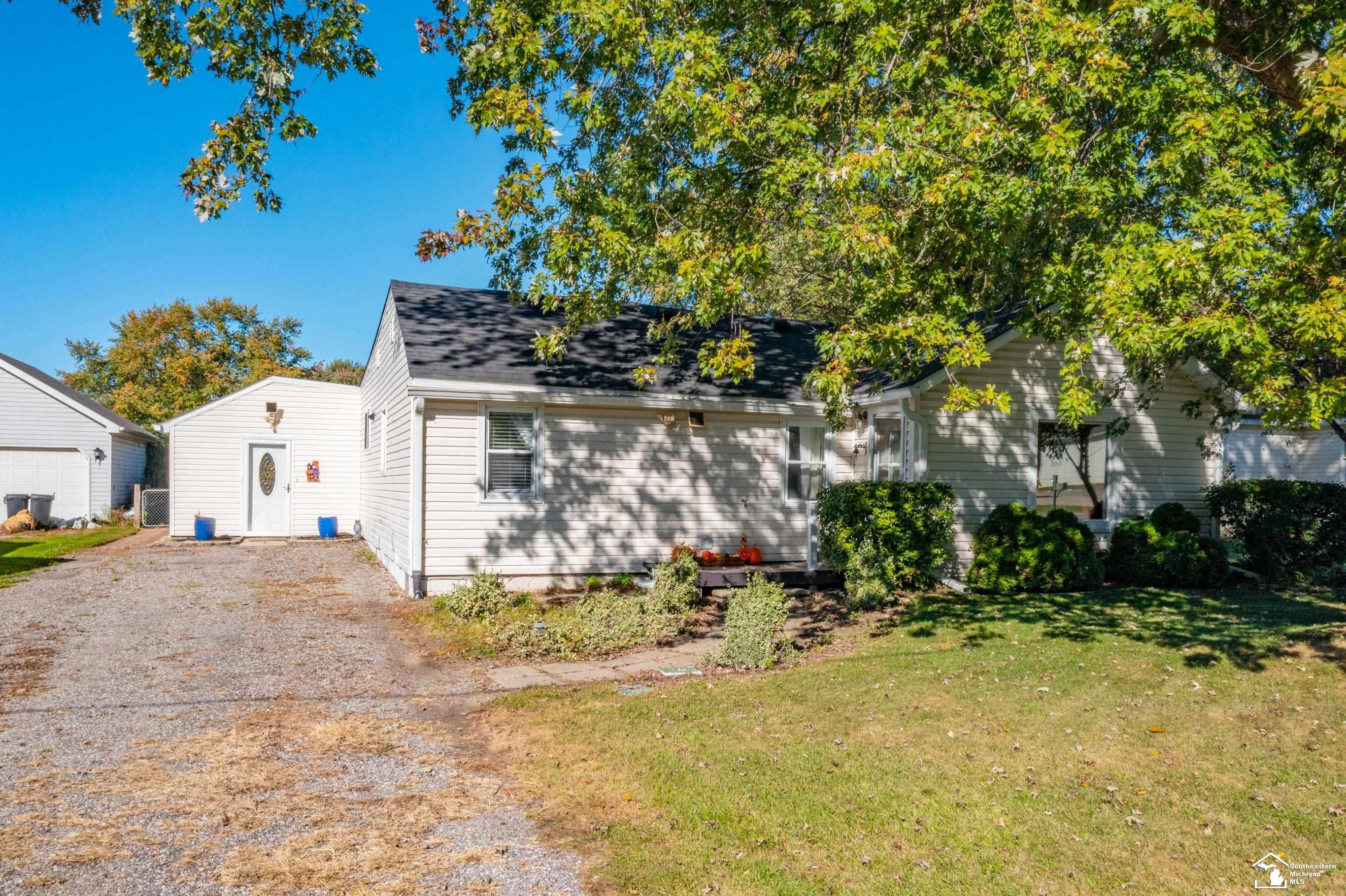 3012 1st Street, La Salle, MI — front exterior