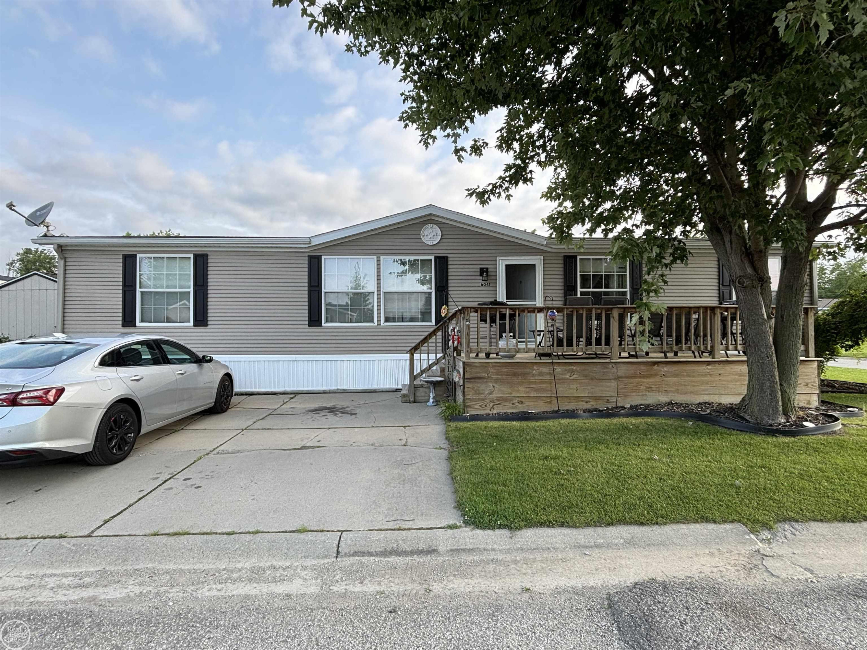 6041 Delaware Street, MI 48059 — front exterior