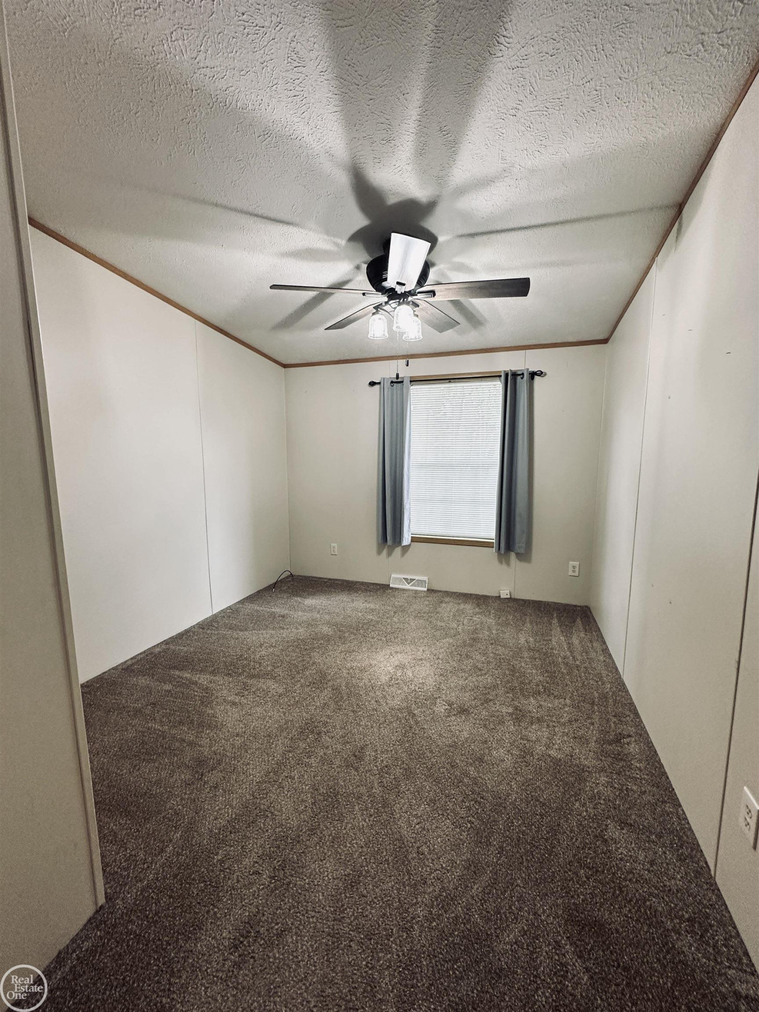 6041 Delaware Street, MI 48059 — Photo 9