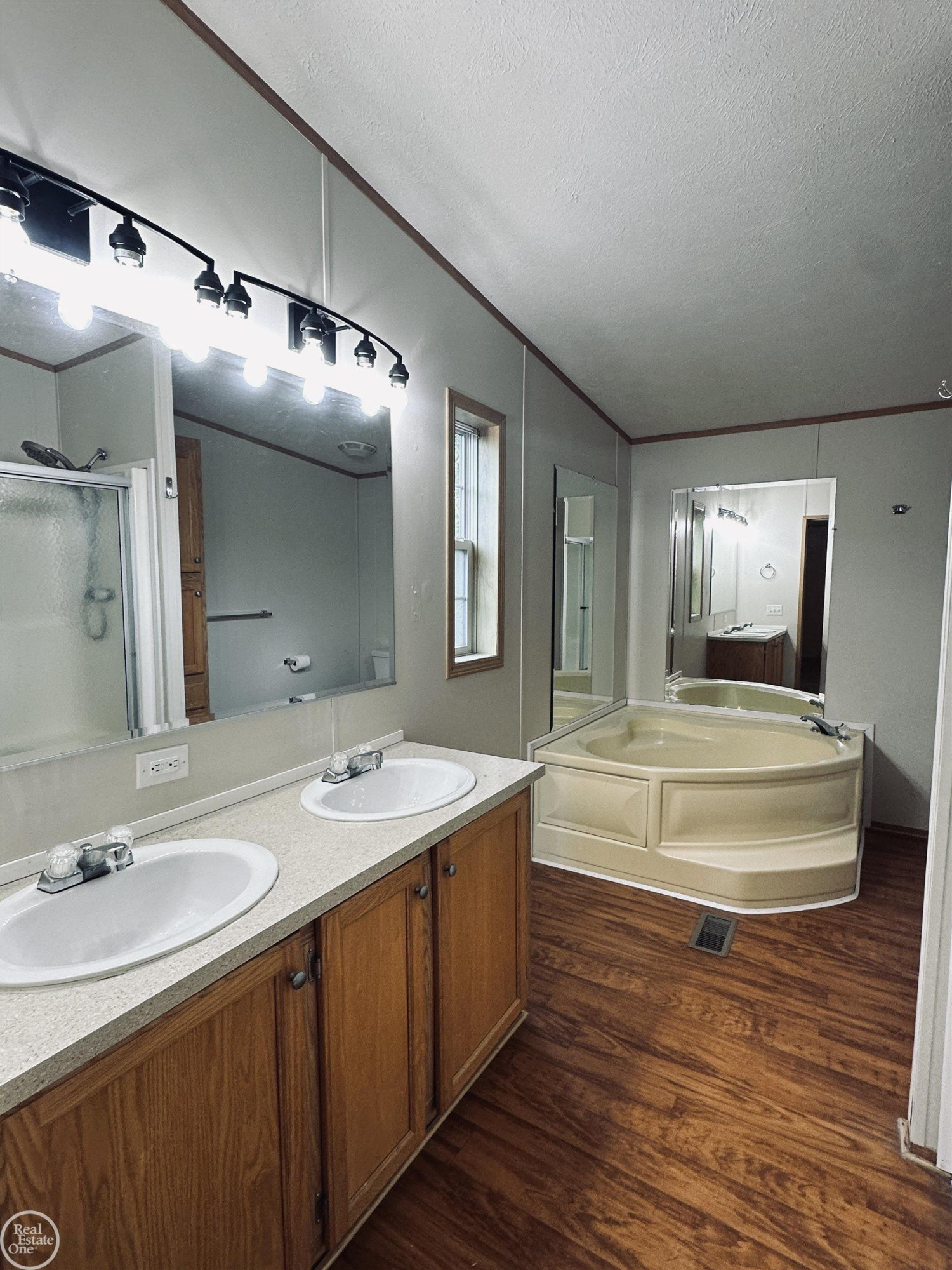 6041 Delaware Street, MI 48059 — Photo 13