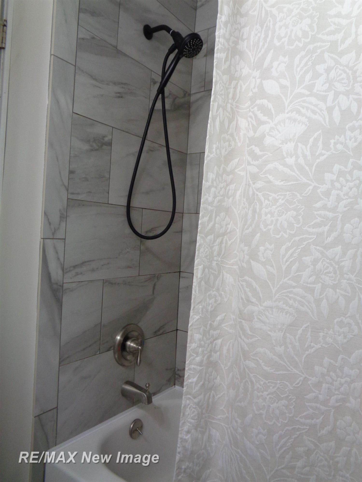 4224 Pineport Street, Bridgeport, MI 48722 — Photo 16