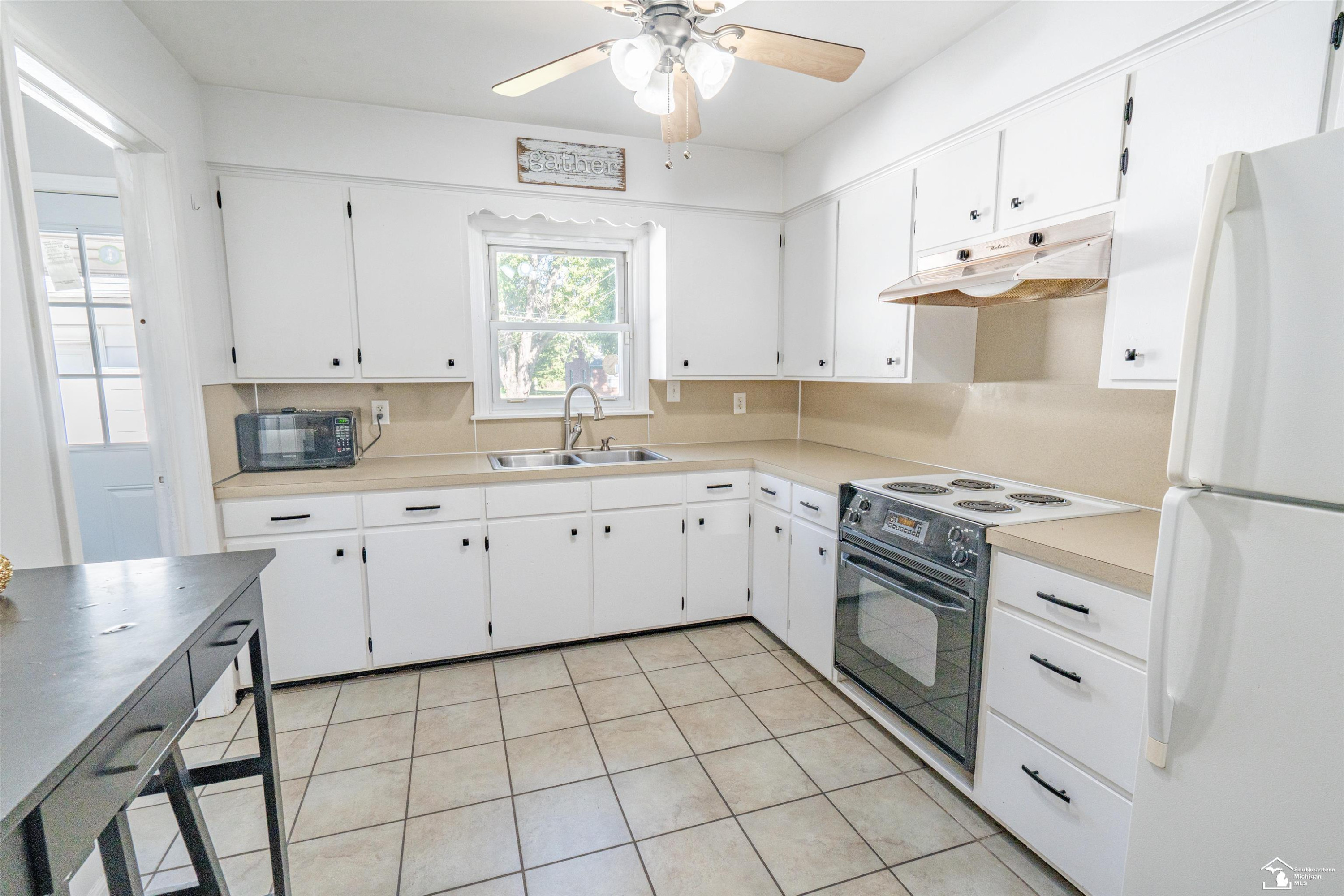 5944 Elmwood Street, Monroe, MI 48161 — Photo 2