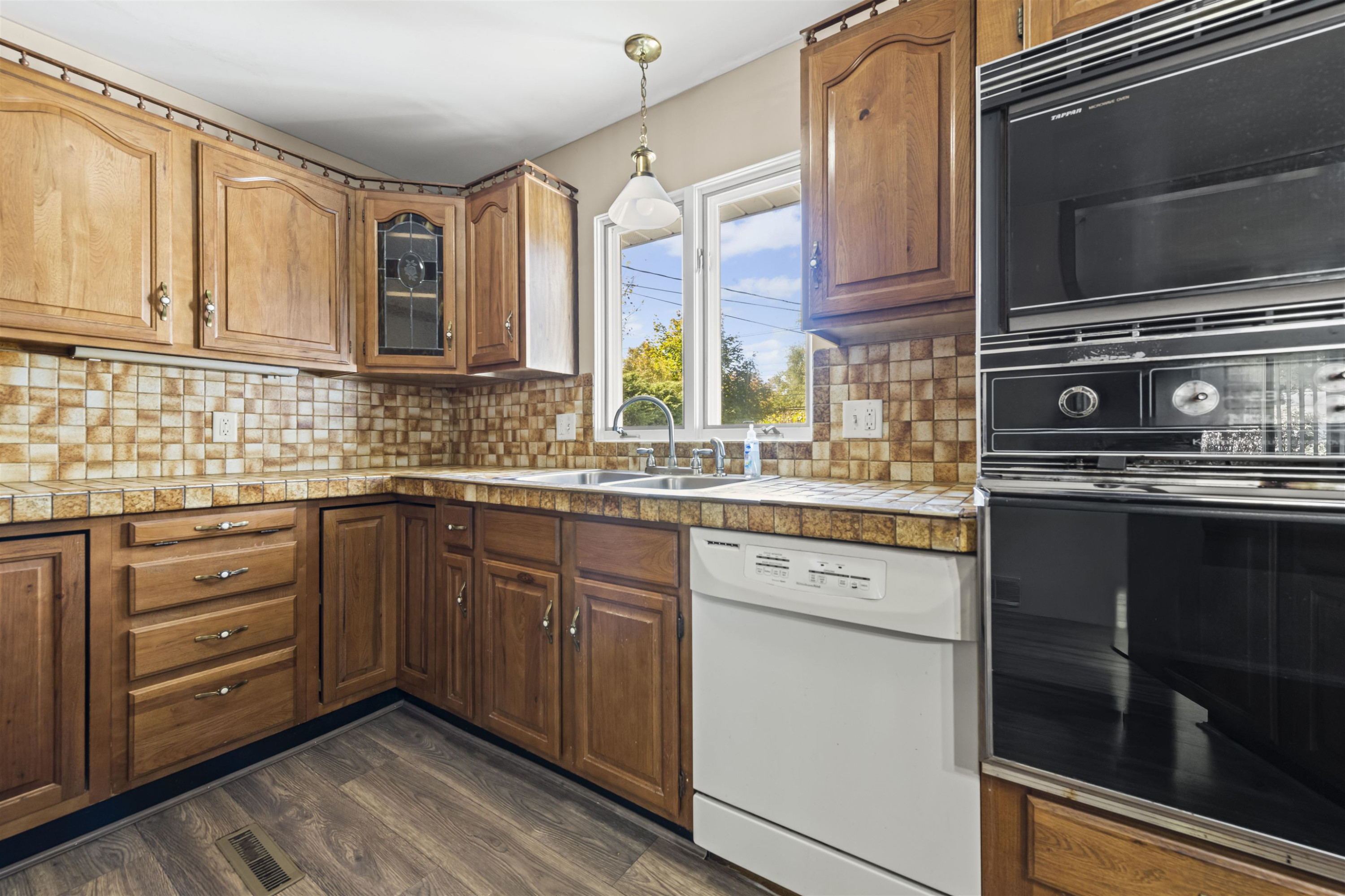 503 N Walker Street, Capac, MI 48014 — Photo 10