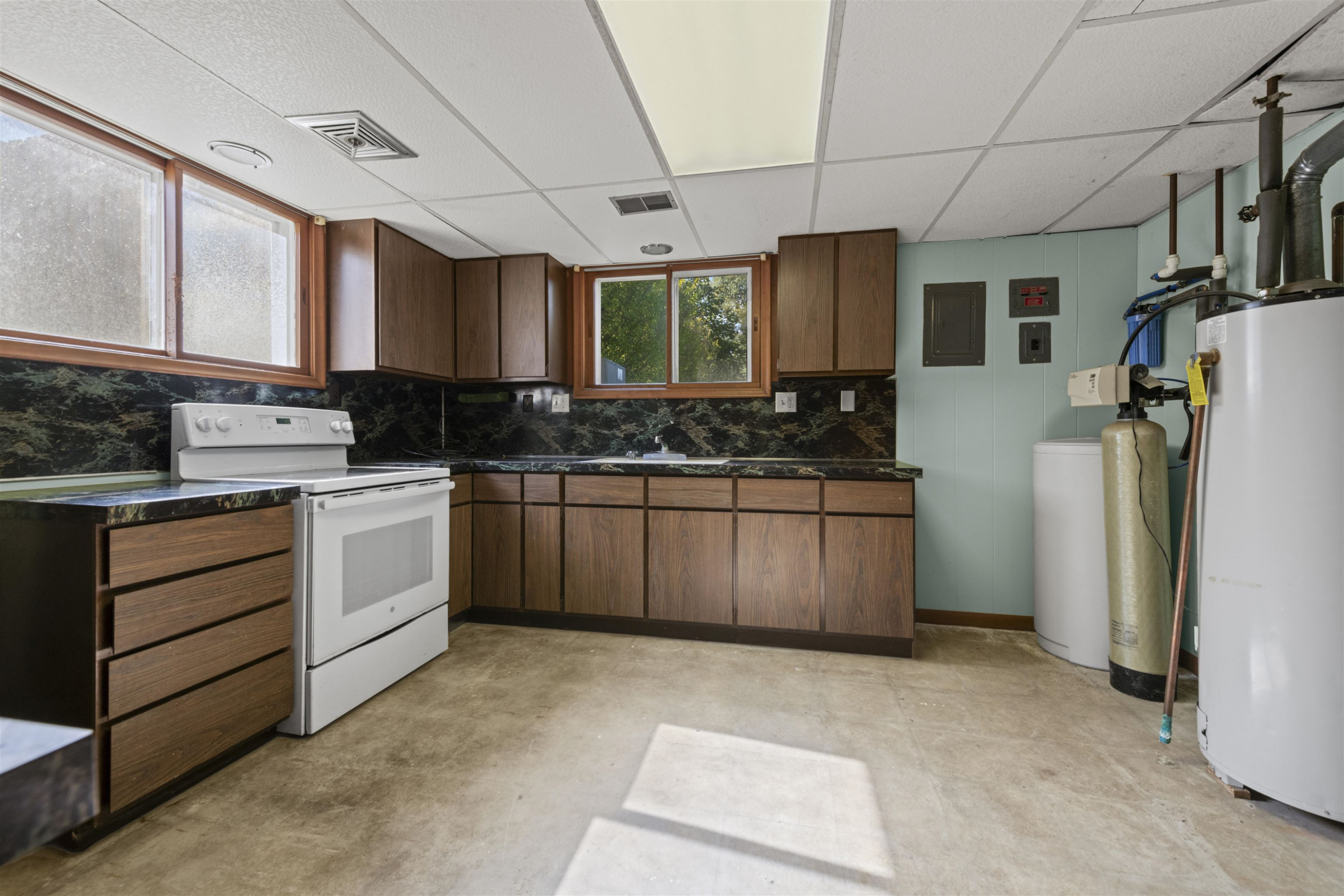 503 N Walker Street, Capac, MI 48014 — Photo 23