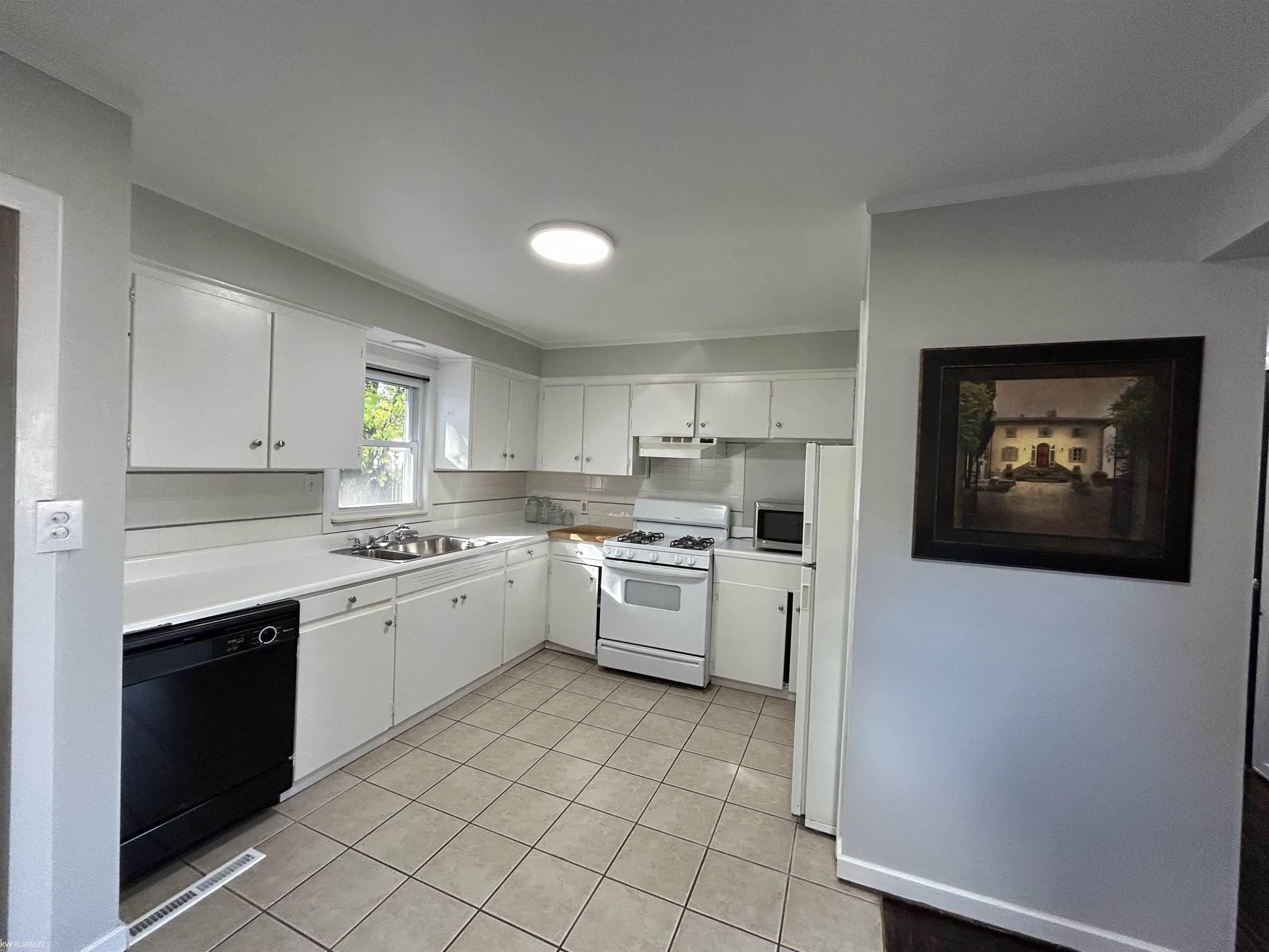 701 Hartner Drive, Holly, MI 48442 — Photo 7