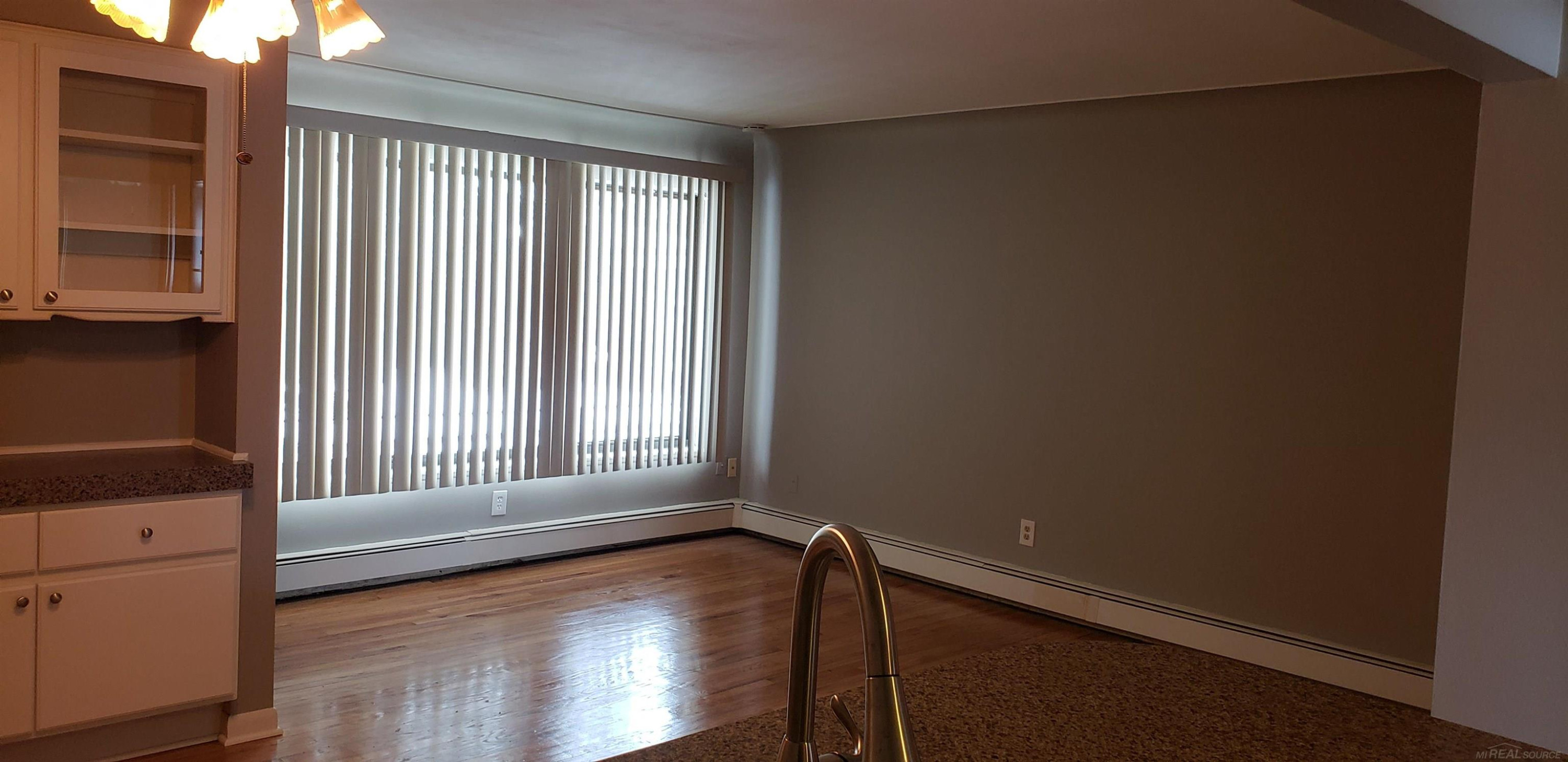 995 N Cass Lake Road, 221, Waterford, MI 48328 — Photo 3