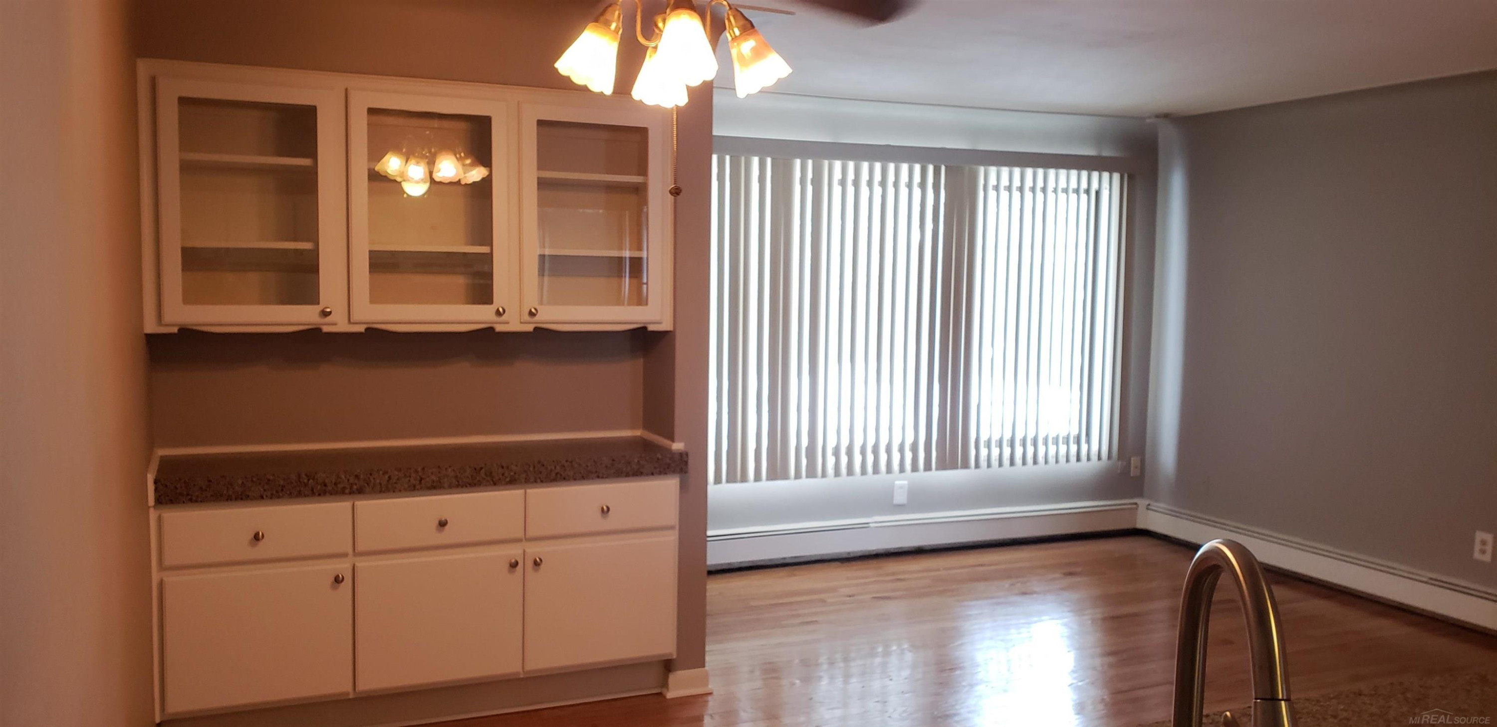 995 N Cass Lake Road, 221, Waterford, MI 48328 — Photo 6
