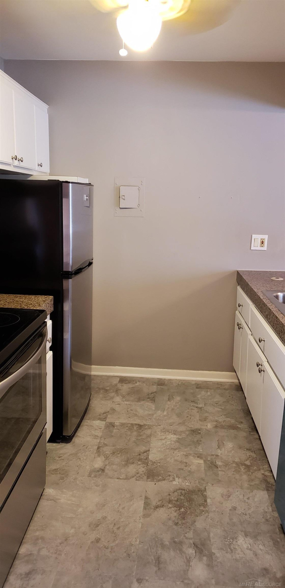 995 N Cass Lake Road, 221, Waterford, MI 48328 — Photo 9