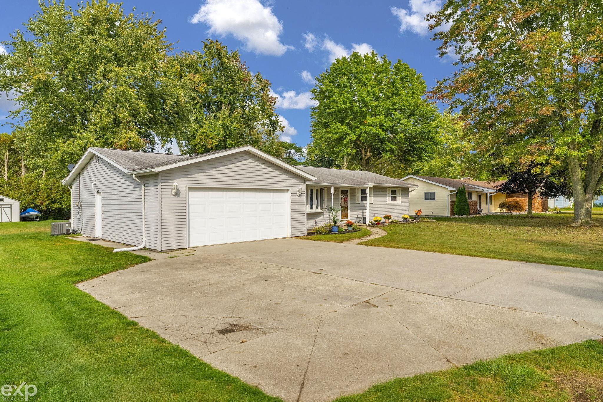 4460 Cambridge Drive, Port Huron, MI 48060 — Photo 4