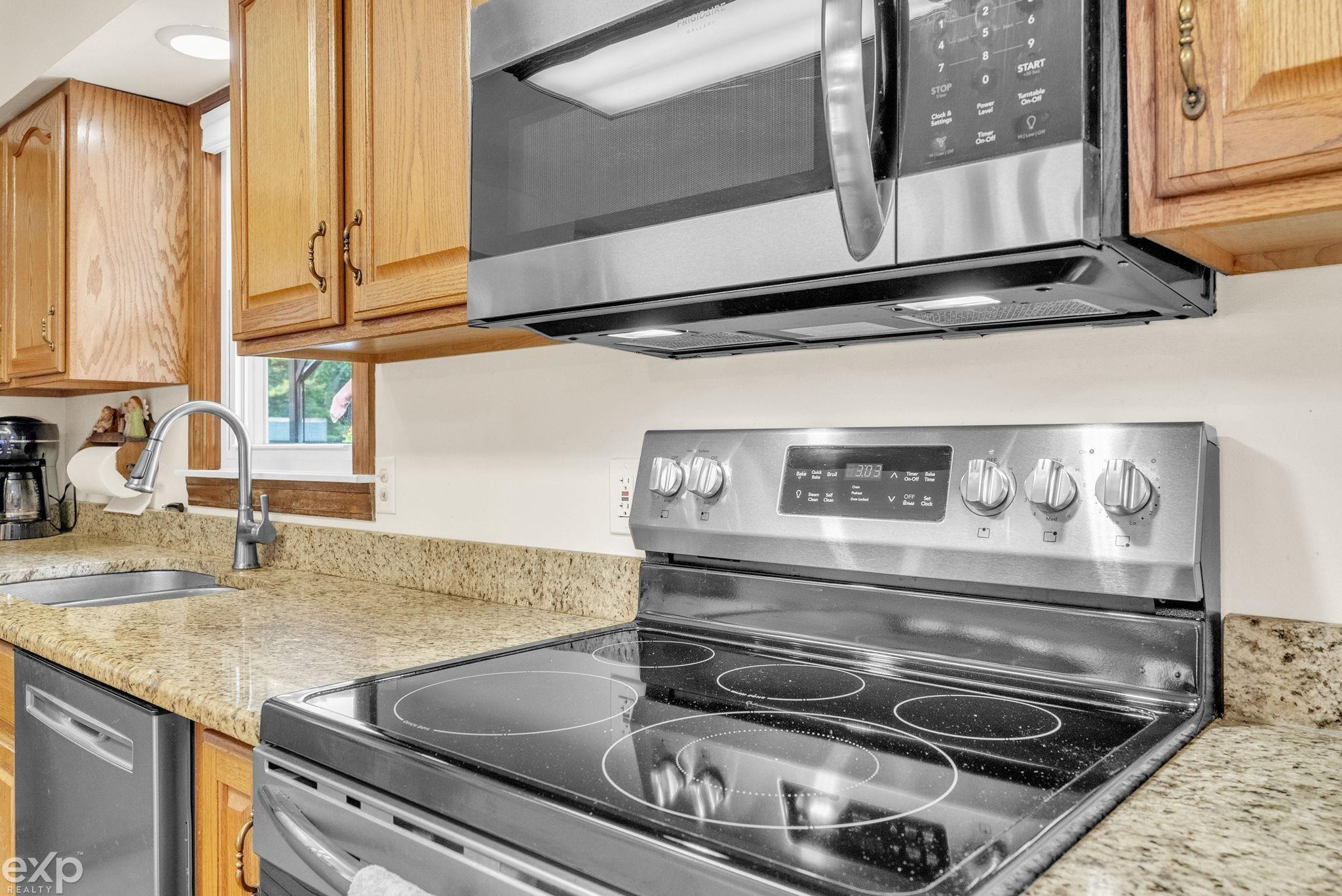4460 Cambridge Drive, Port Huron, MI 48060 — Photo 16