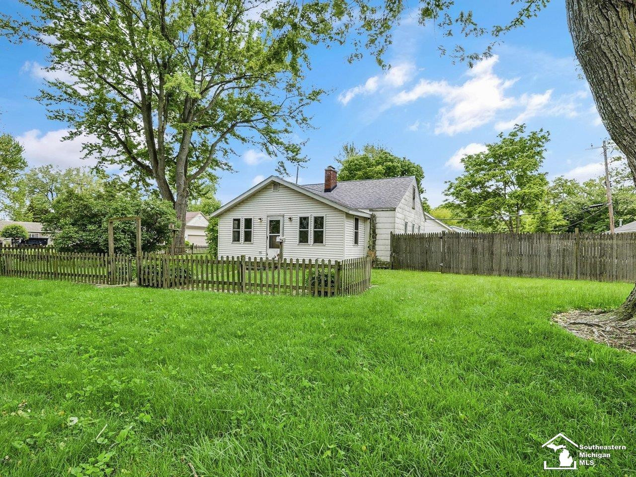 2015 Grand Boulevard, Monroe, MI 48162 — Photo 3