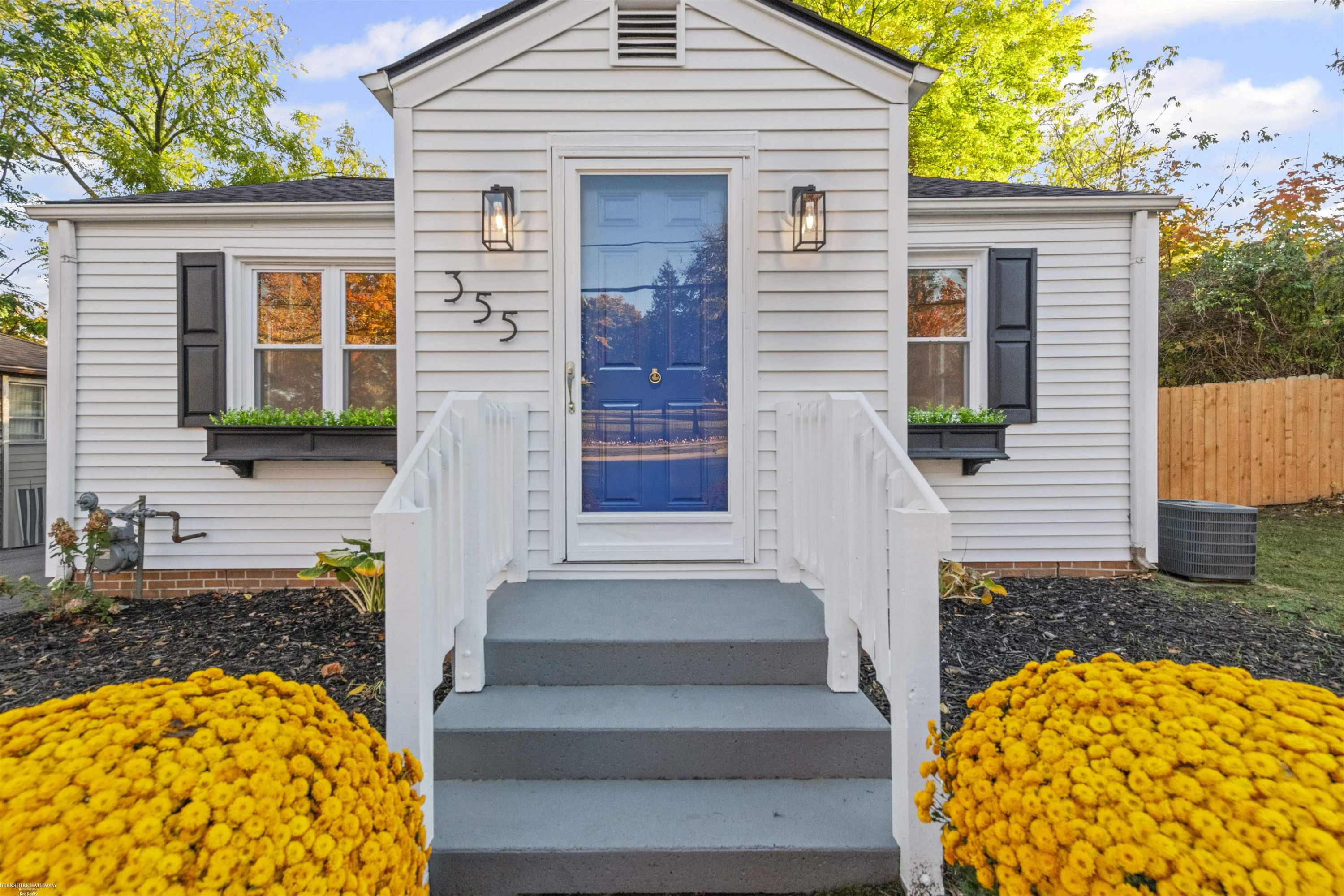 355 W Saint Clair Street, MI 48065 — Photo 3