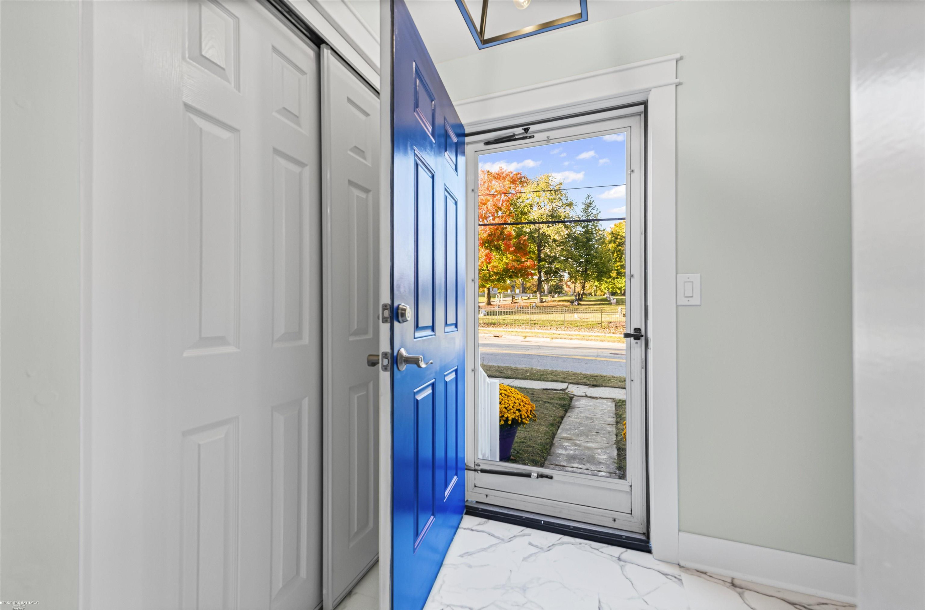 355 W Saint Clair Street, MI 48065 — Photo 4