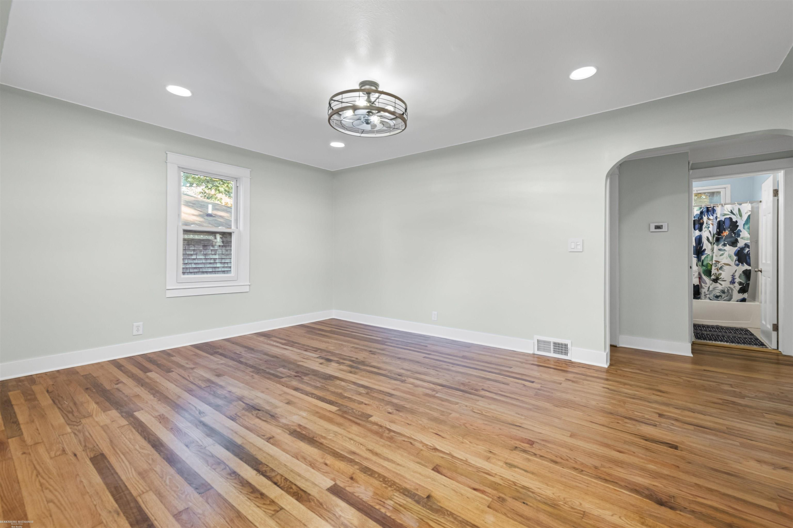 355 W Saint Clair Street, MI 48065 — Photo 6