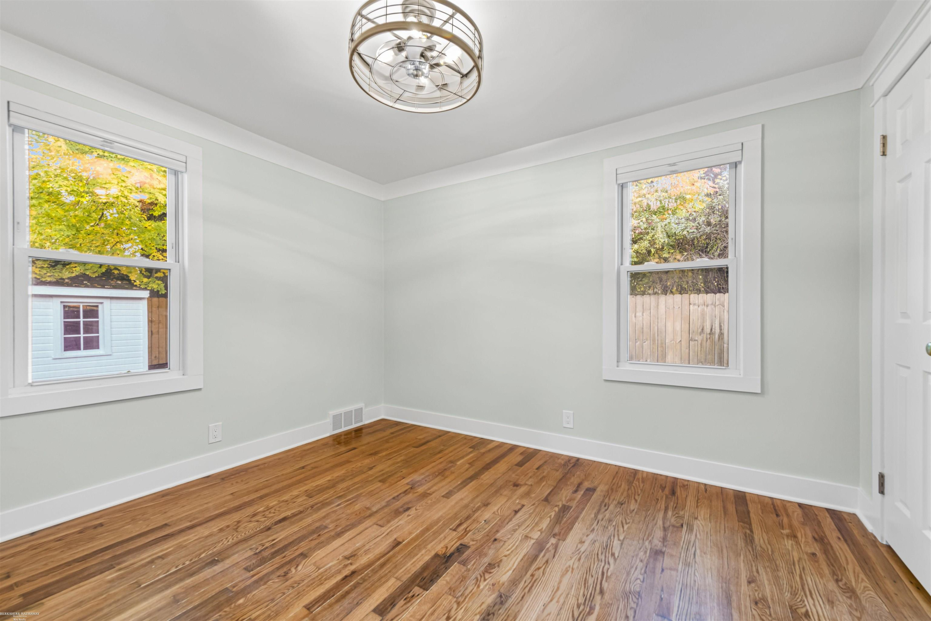 355 W Saint Clair Street, MI 48065 — Photo 11