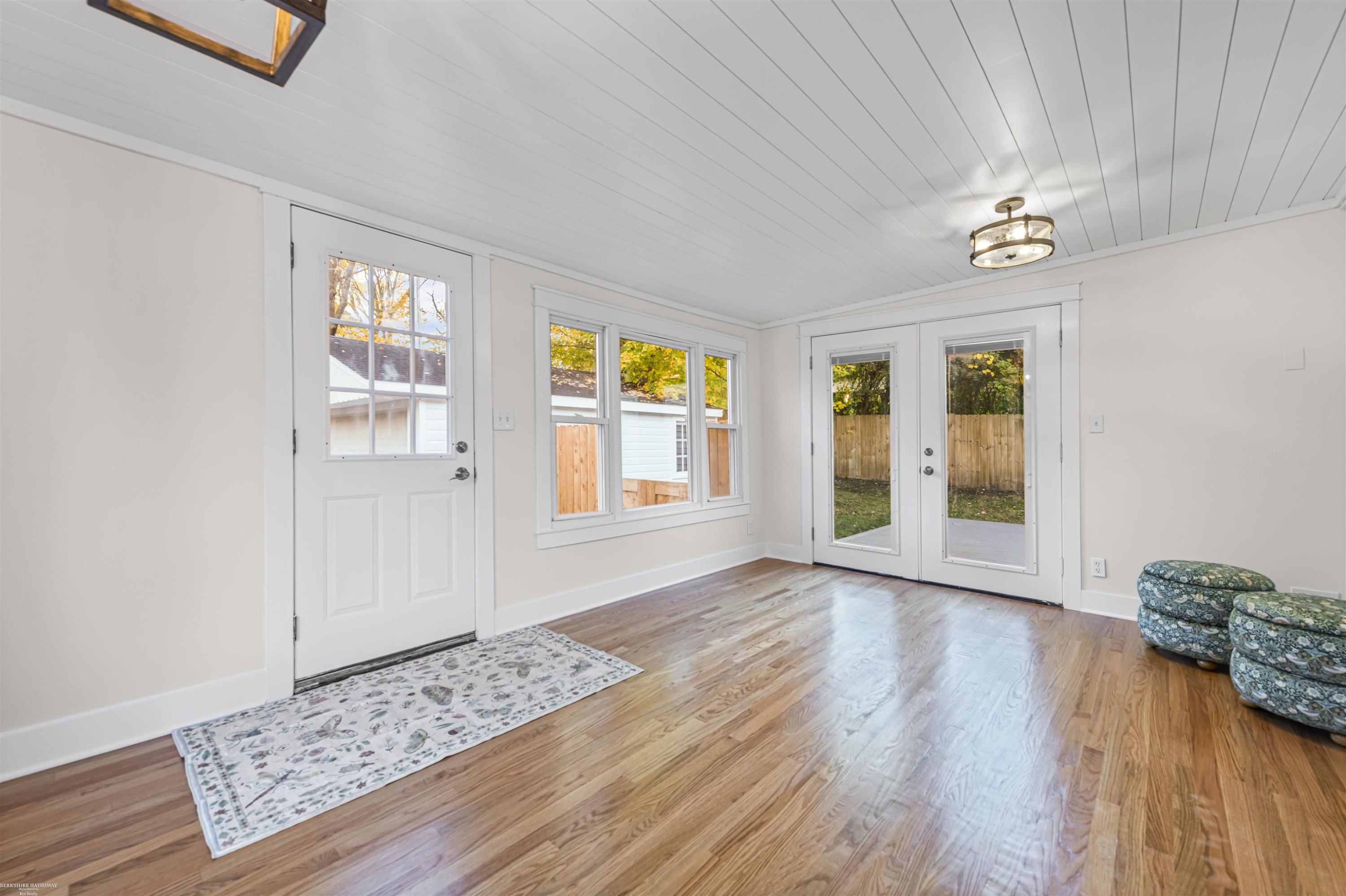 355 W Saint Clair Street, MI 48065 — Photo 13