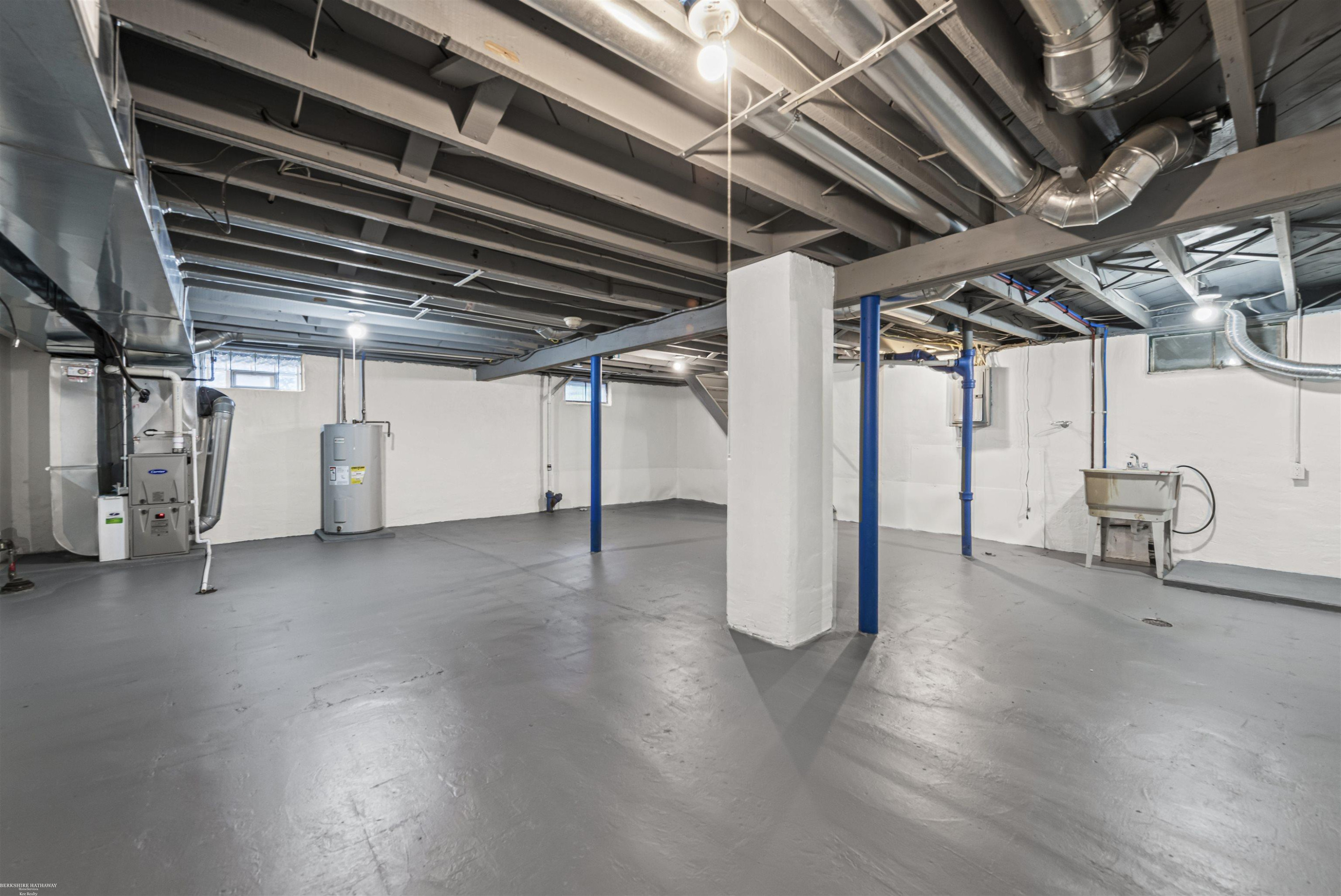 355 W Saint Clair Street, MI 48065 — Photo 15
