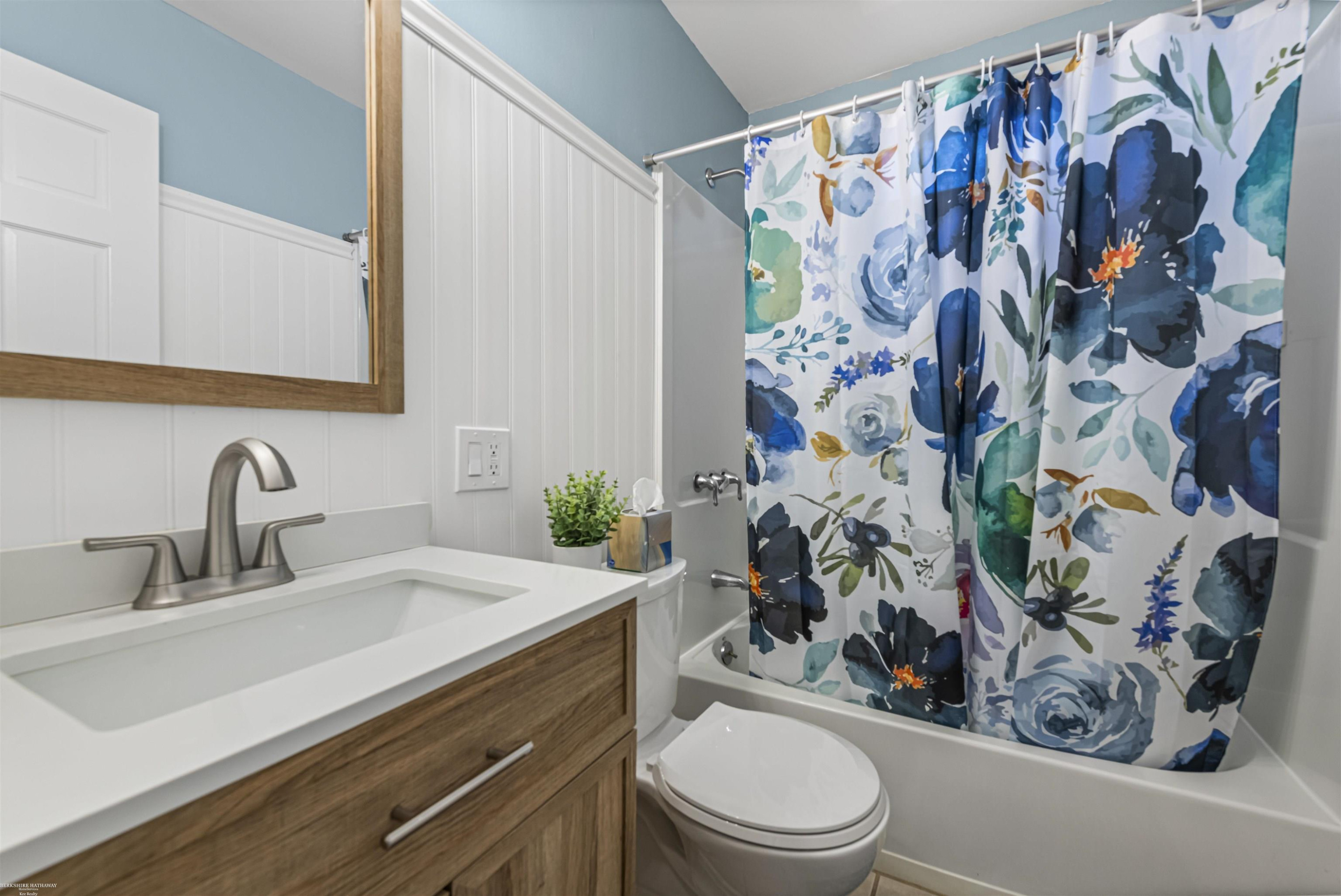 355 W Saint Clair Street, MI 48065 — Photo 17