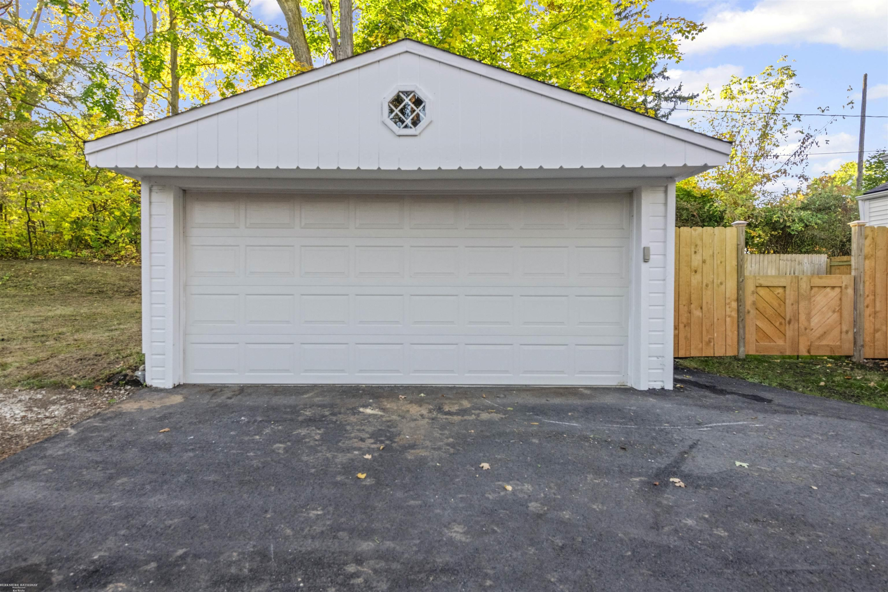 355 W Saint Clair Street, MI 48065 — Photo 19