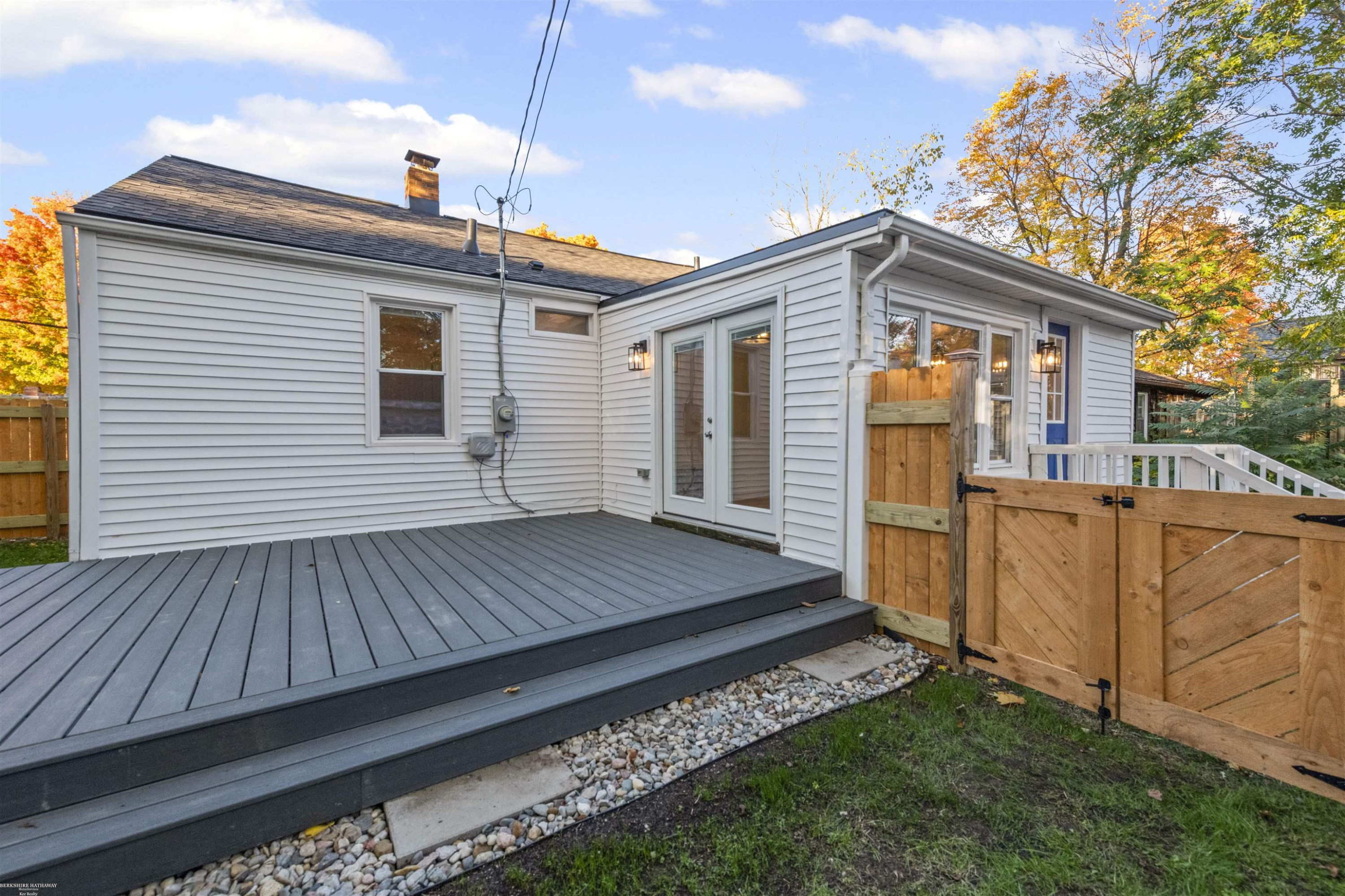 355 W Saint Clair Street, MI 48065 — Photo 21
