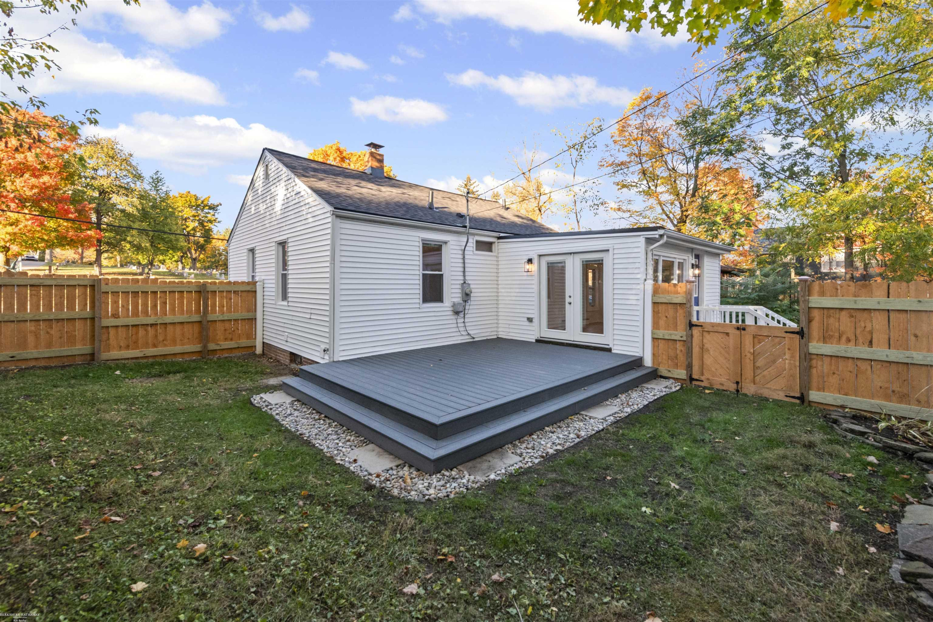 355 W Saint Clair Street, MI 48065 — Photo 22